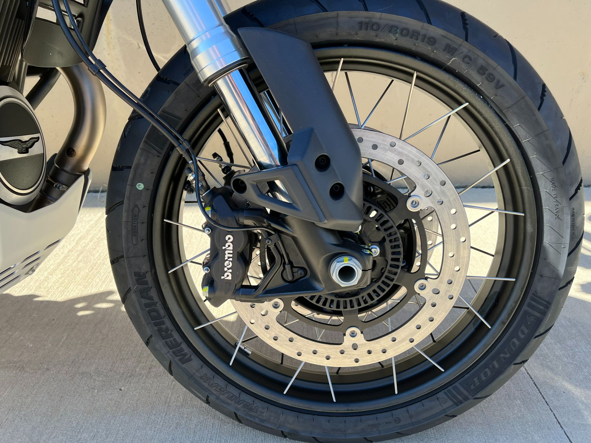 2022 Moto Guzzi V85 TT Guardia D’onore E5 in Roselle, Illinois - Photo 5