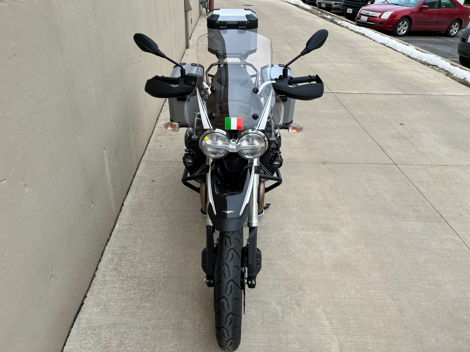 2022 Moto Guzzi V85 TT Guardia D’onore in Roselle, Illinois - Photo 12