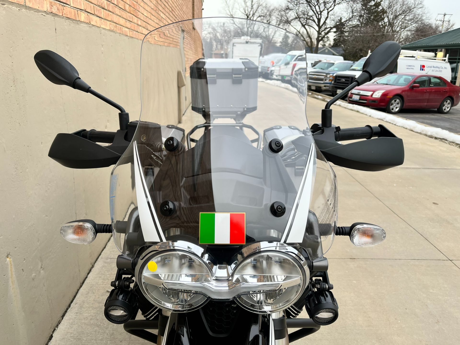 2022 Moto Guzzi V85 TT Guardia D’onore in Roselle, Illinois - Photo 13