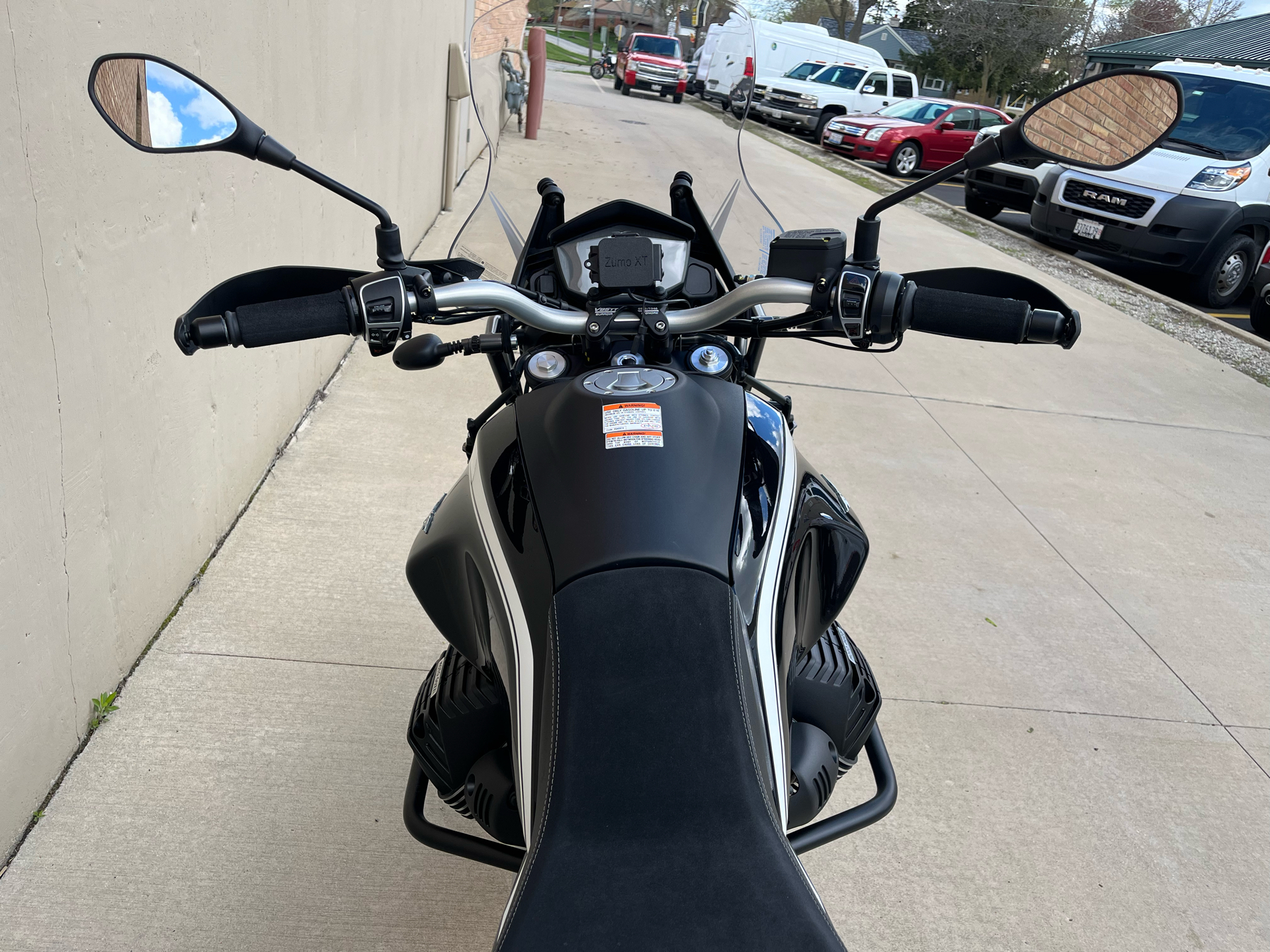 2022 Moto Guzzi V85 TT Guardia D’onore in Roselle, Illinois - Photo 4