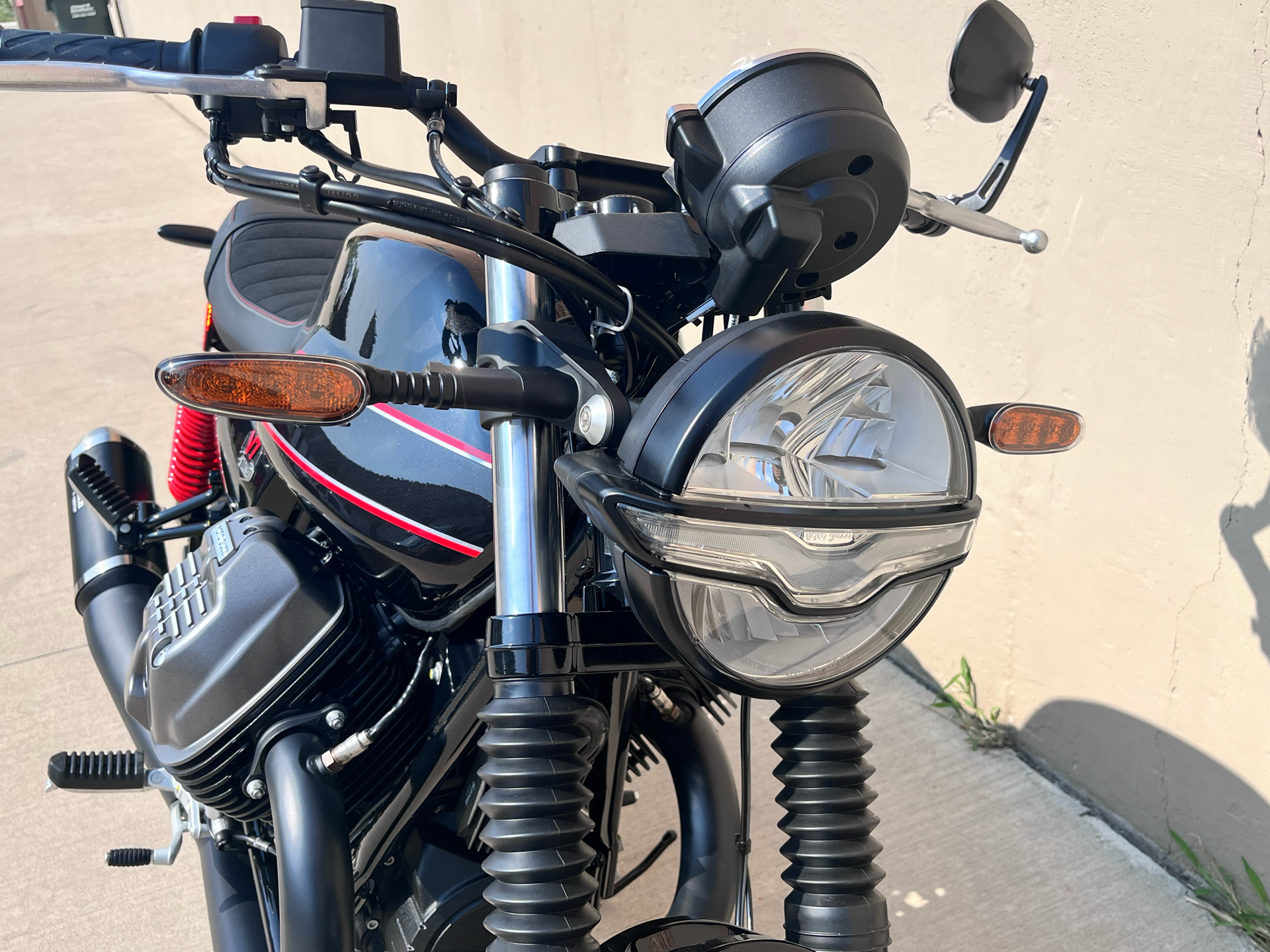 2023 Moto Guzzi V7 Stone Special Edition in Roselle, Illinois - Photo 5