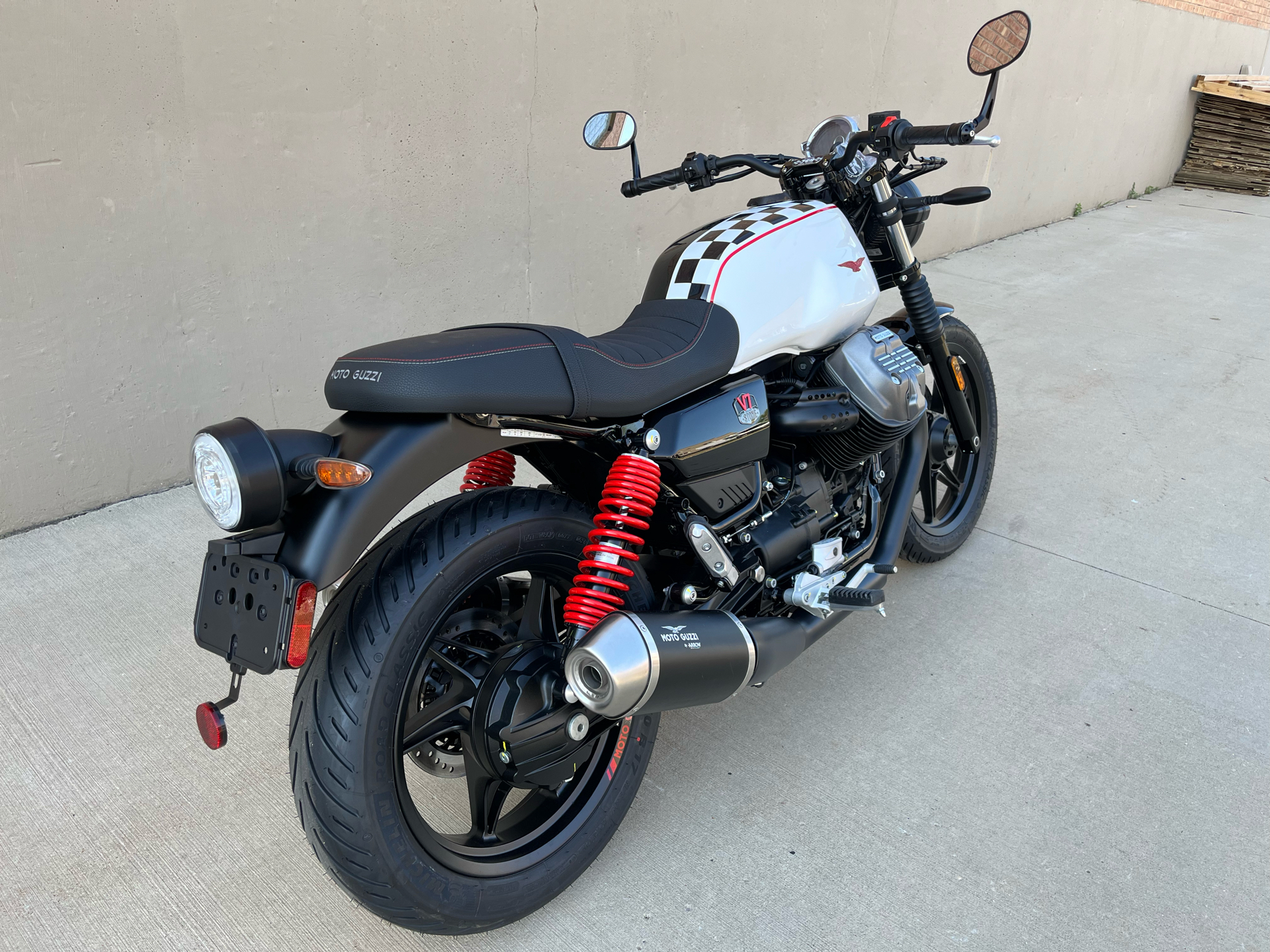 2024 Moto Guzzi V7 Stone Ten in Roselle, Illinois - Photo 3