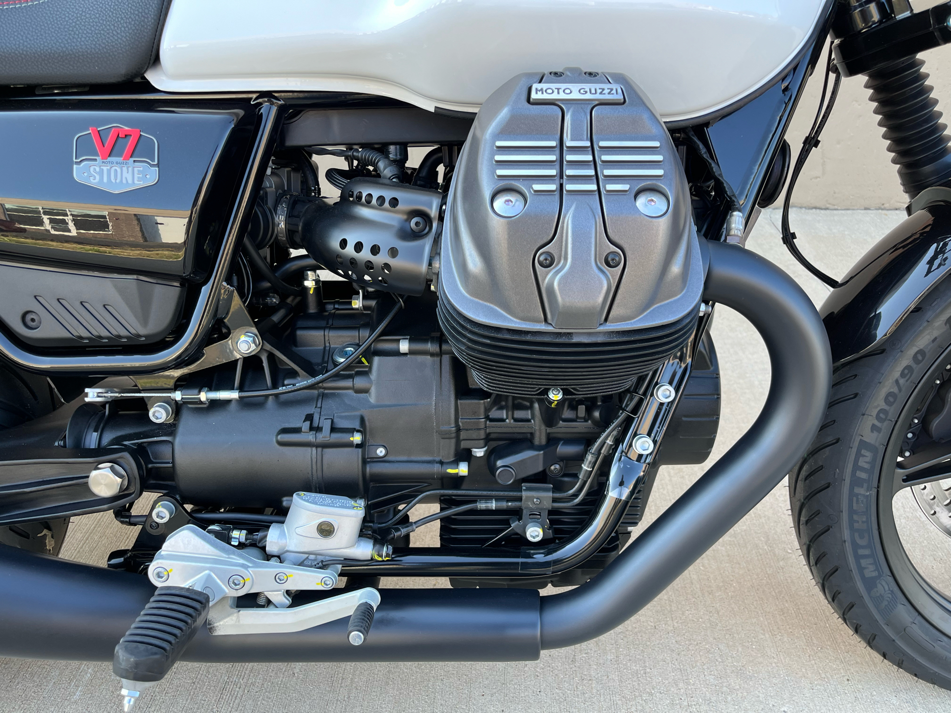 2024 Moto Guzzi V7 Stone Ten in Roselle, Illinois - Photo 7