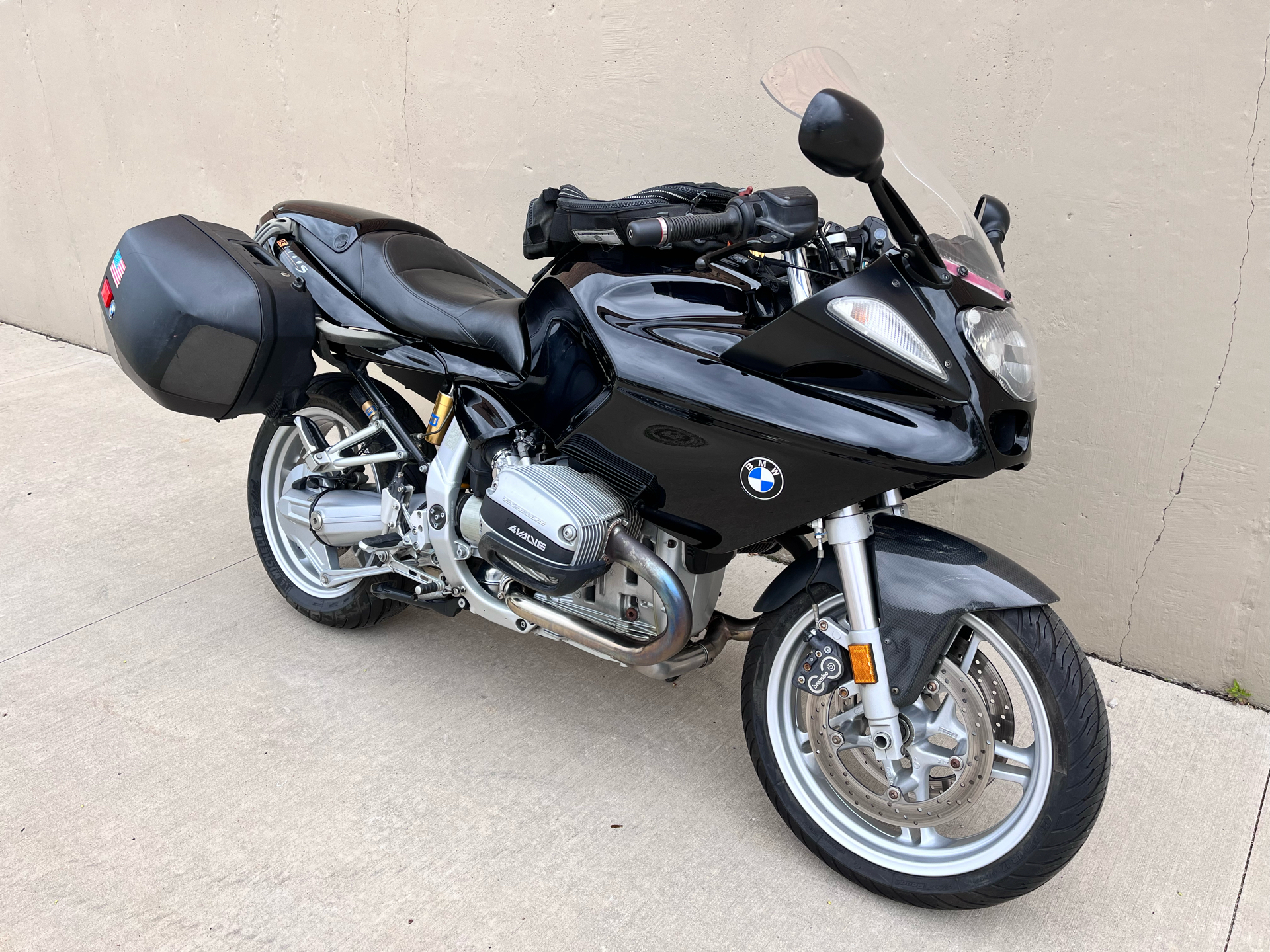 1999 BMW R 1100 S in Roselle, Illinois - Photo 2