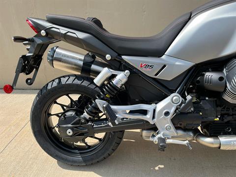 2025 Moto Guzzi V85 STRADA E5+ in Roselle, Illinois - Photo 6