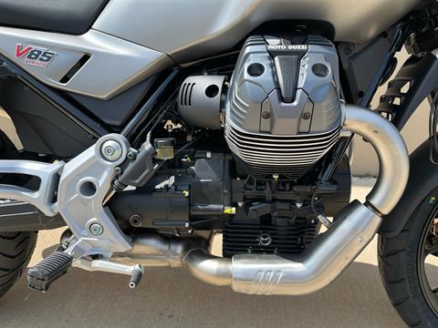 2025 Moto Guzzi V85 STRADA E5+ in Roselle, Illinois - Photo 7