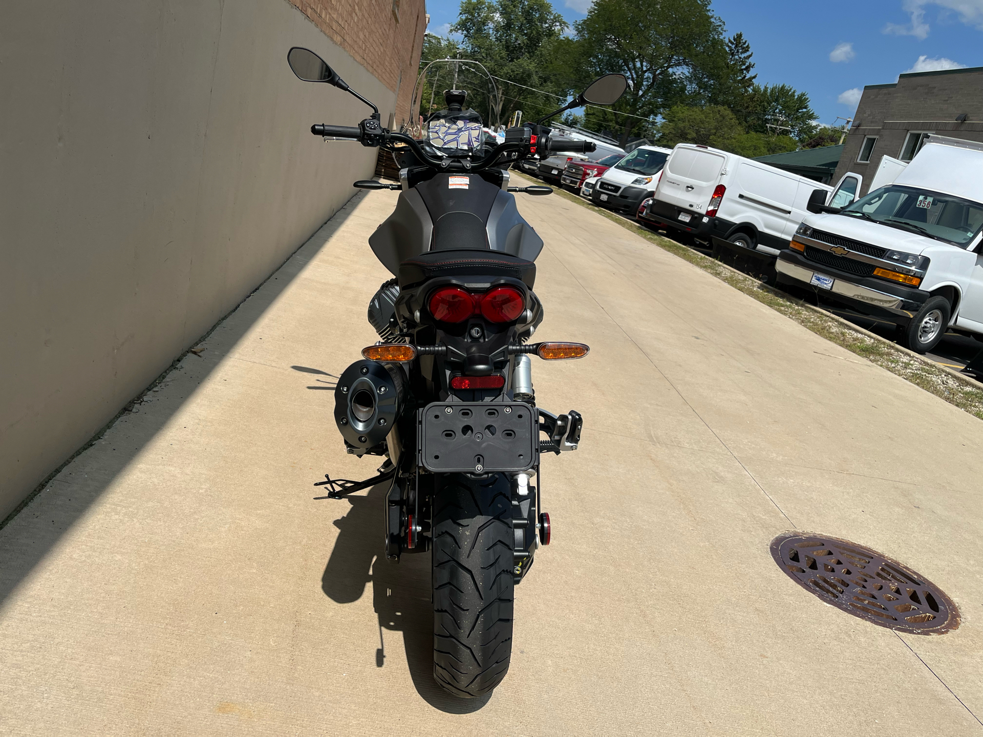 2025 Moto Guzzi V85 STRADA E5+ in Roselle, Illinois - Photo 26