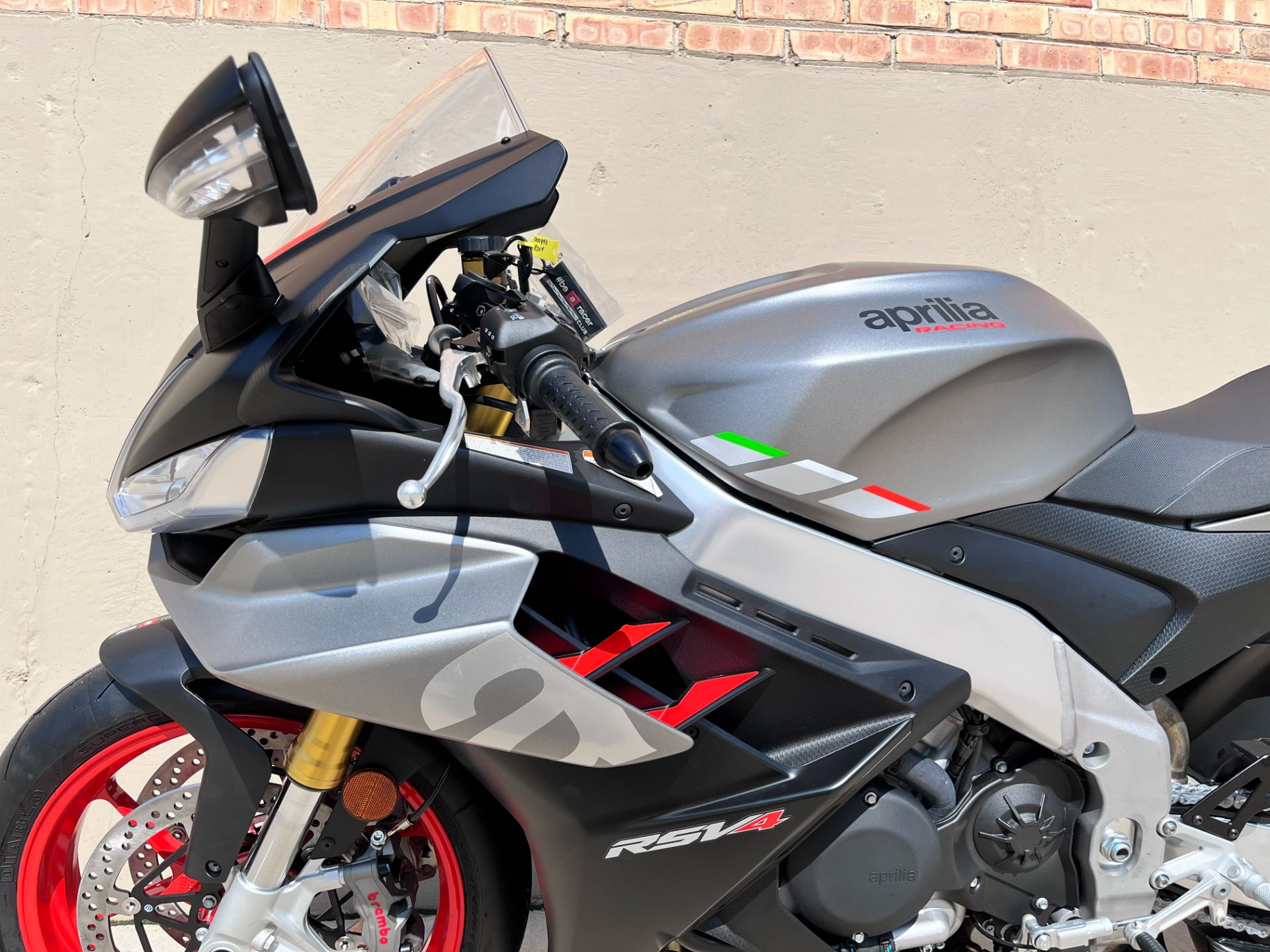 2024 Aprilia RSV4 1100 in Roselle, Illinois - Photo 14