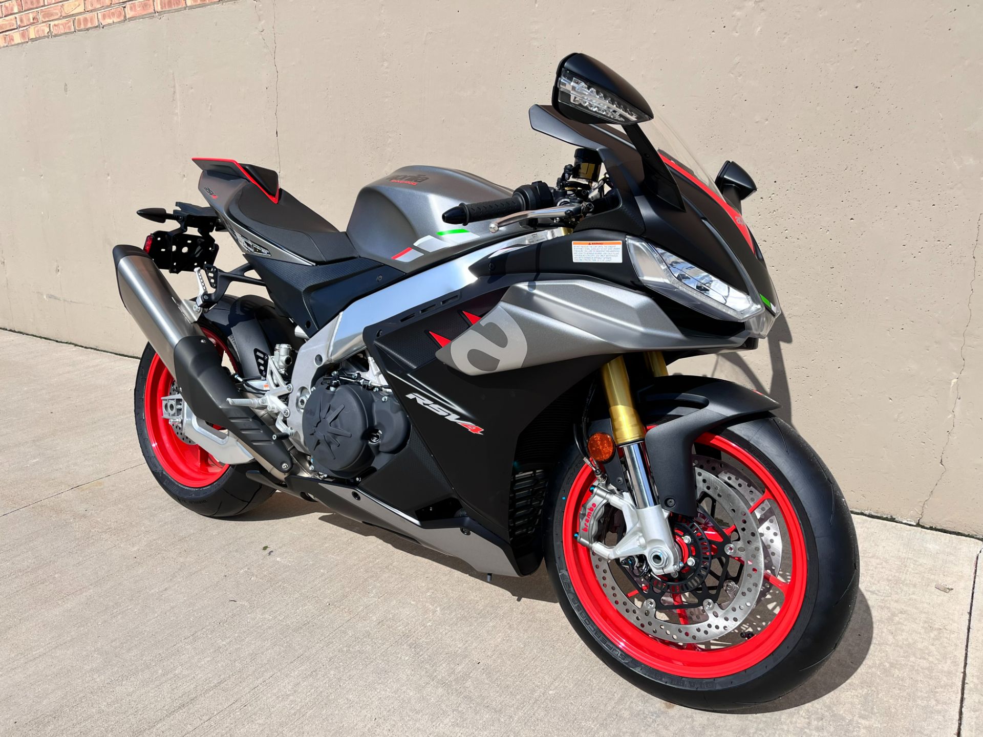 2024 Aprilia RSV4 1100 in Roselle, Illinois - Photo 2