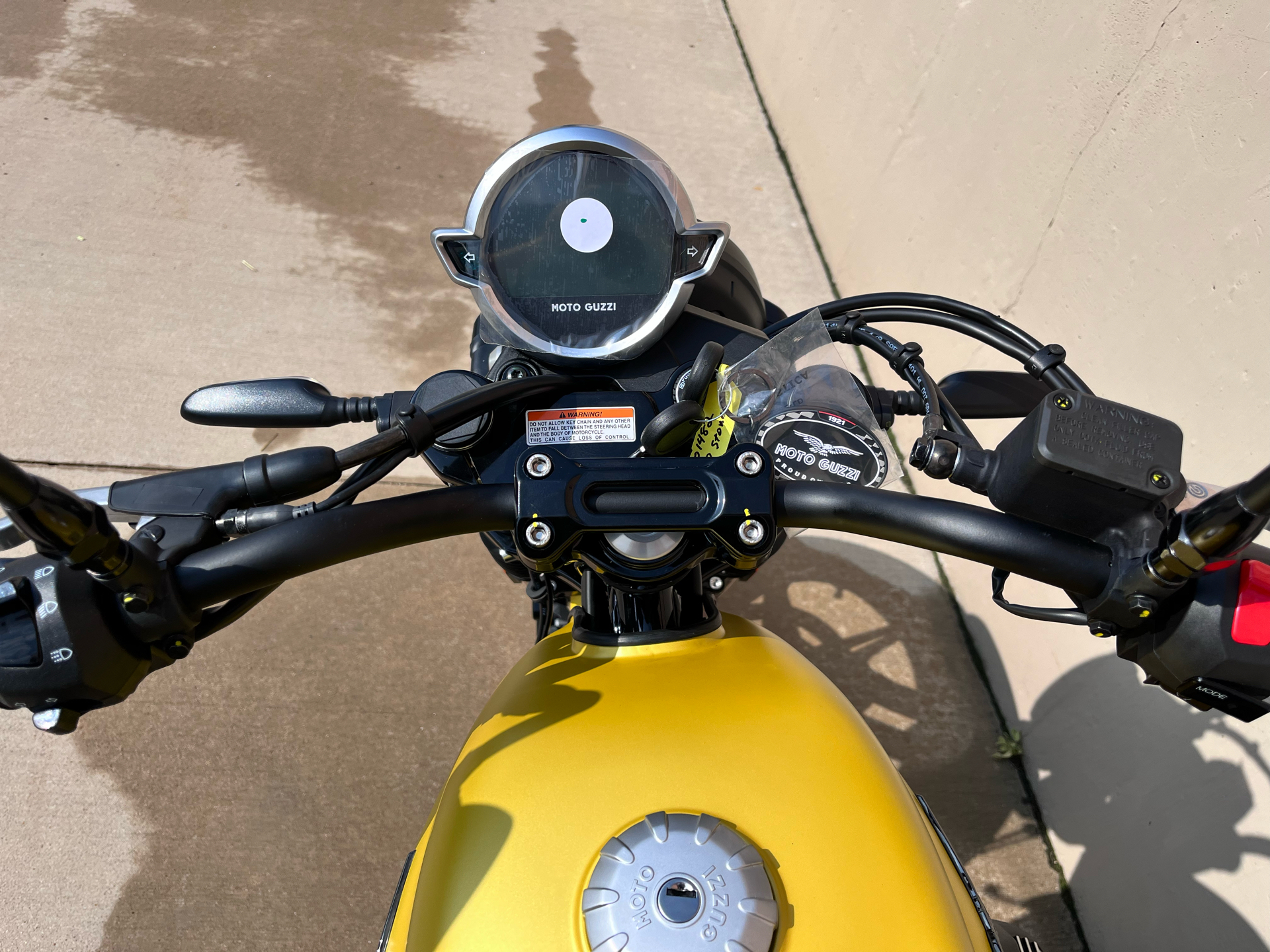 2023 Moto Guzzi V7 Stone in Roselle, Illinois - Photo 13