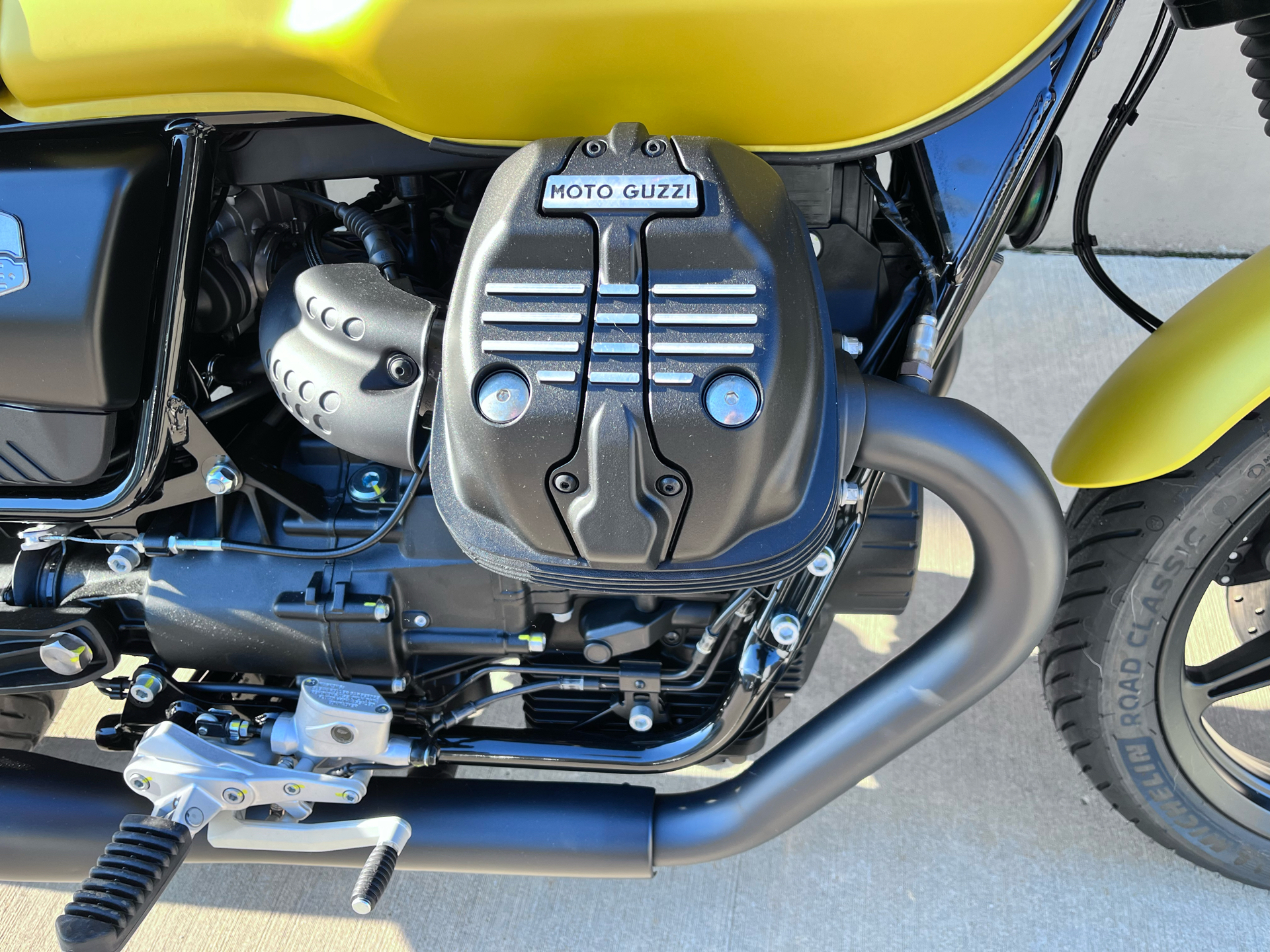 2023 Moto Guzzi V7 Stone in Roselle, Illinois - Photo 6