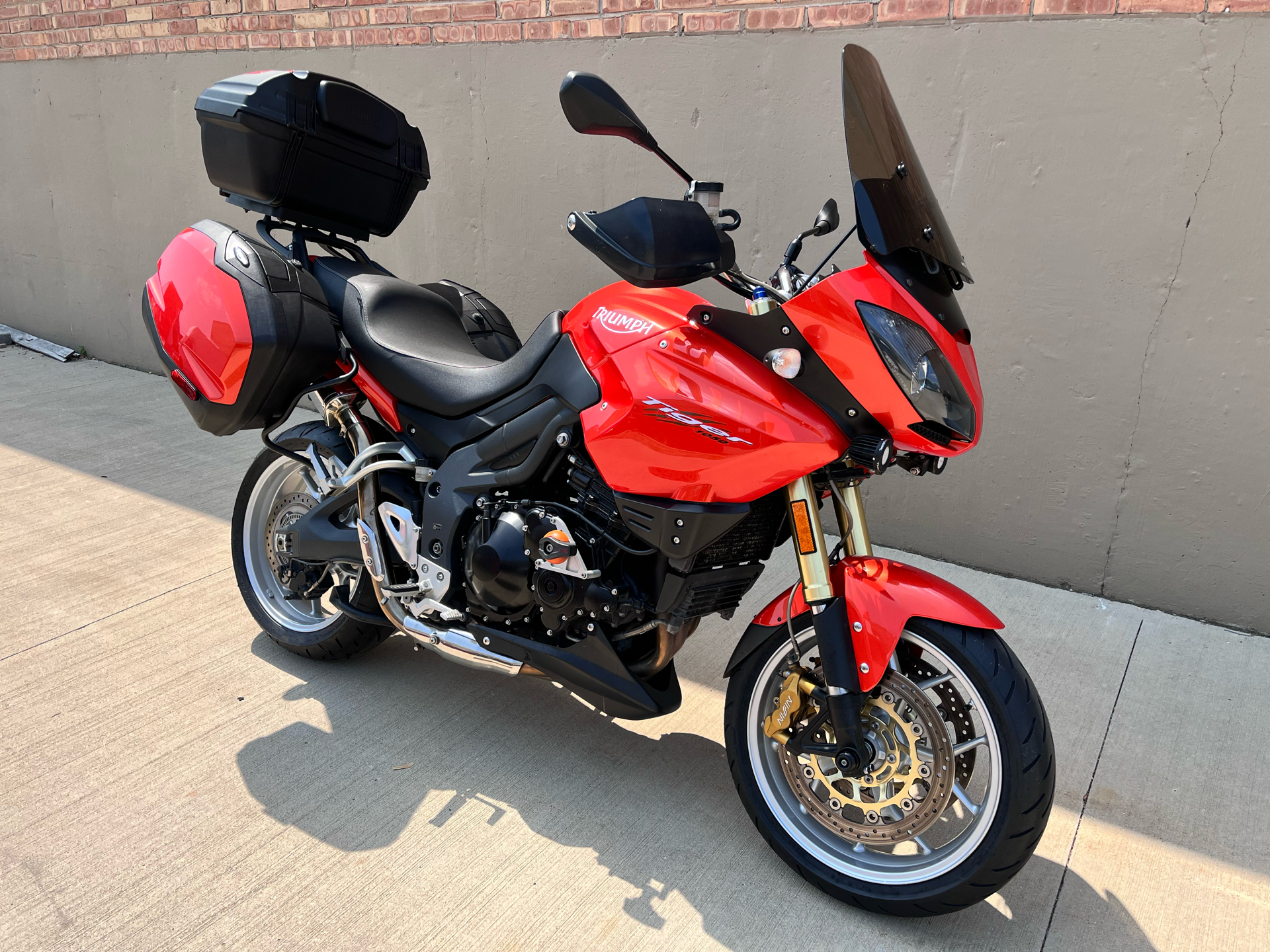 2011 Triumph Tiger 1050 ABS in Roselle, Illinois - Photo 2