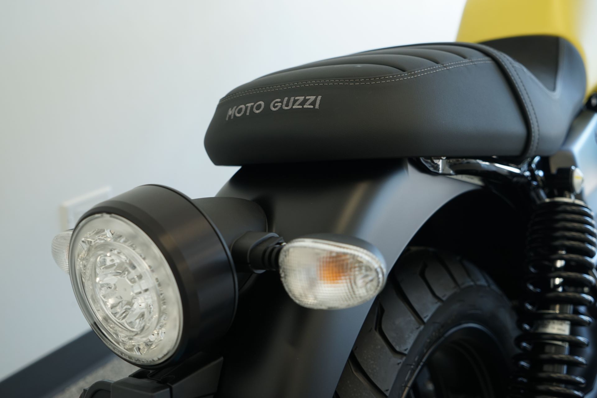 2022 Moto Guzzi V7 Stone E5 in Roselle, Illinois - Photo 13