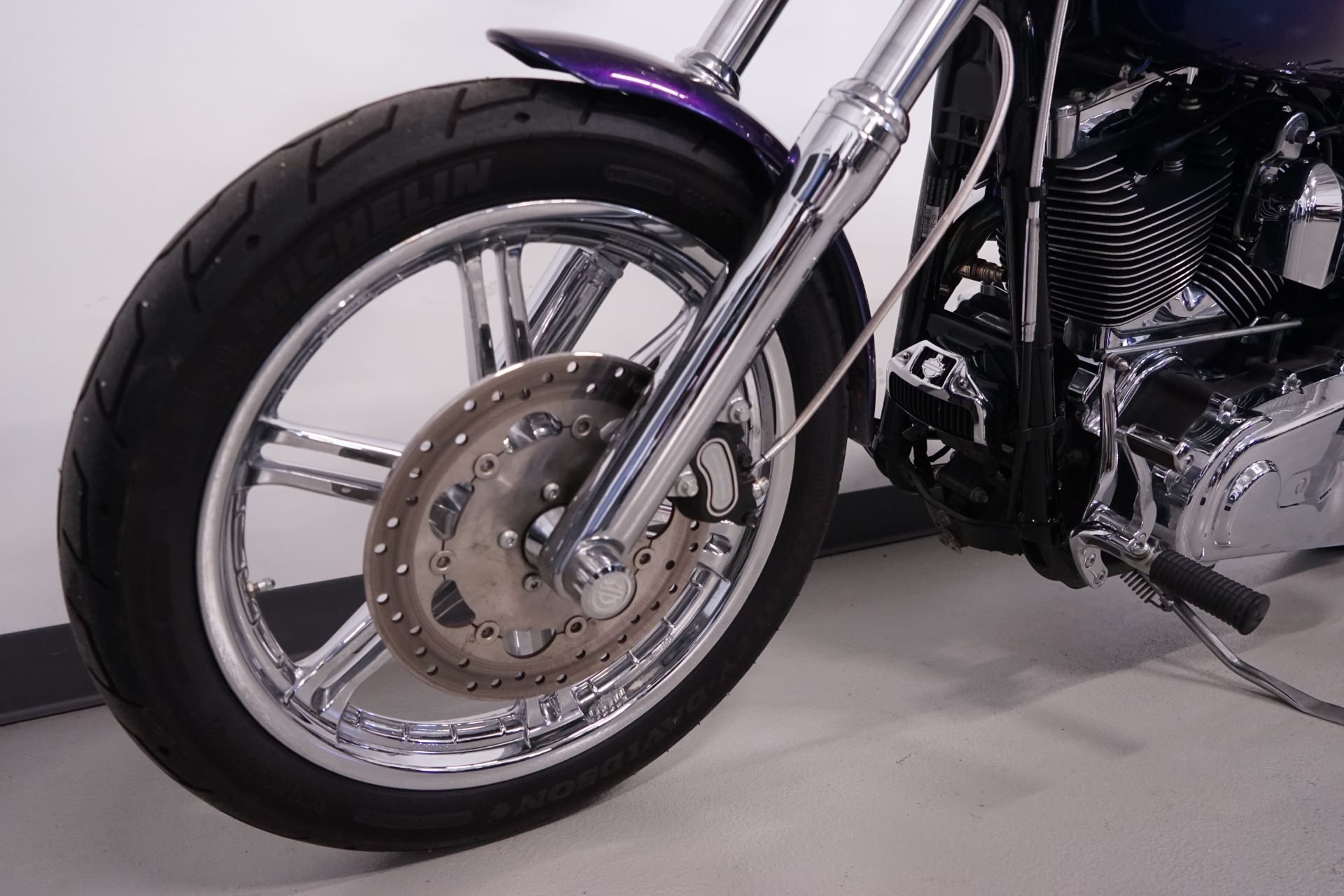 2010 Harley-Davidson Dyna® Super Glide® Custom in Roselle, Illinois - Photo 11