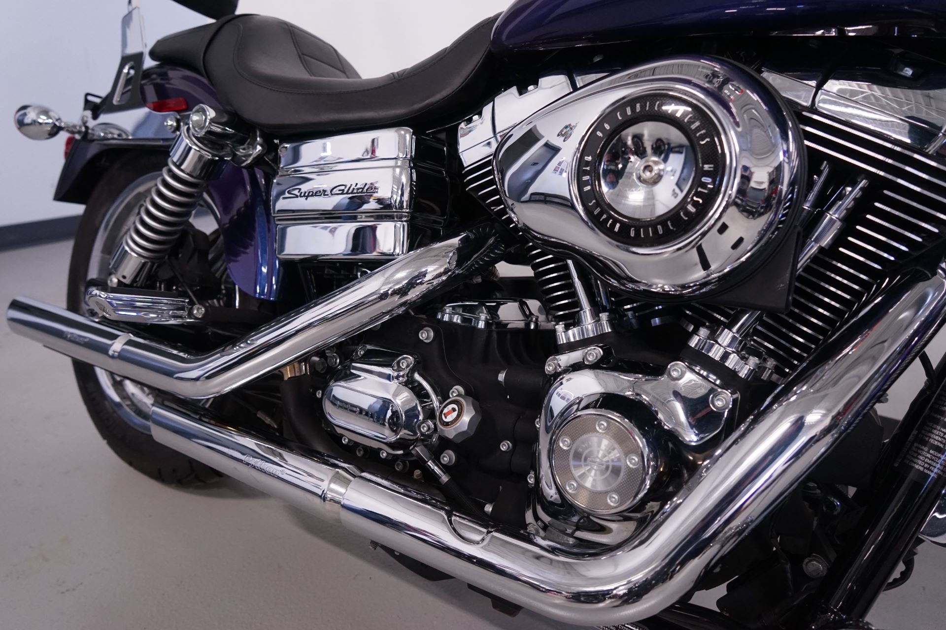2010 Harley-Davidson Dyna® Super Glide® Custom in Roselle, Illinois - Photo 12