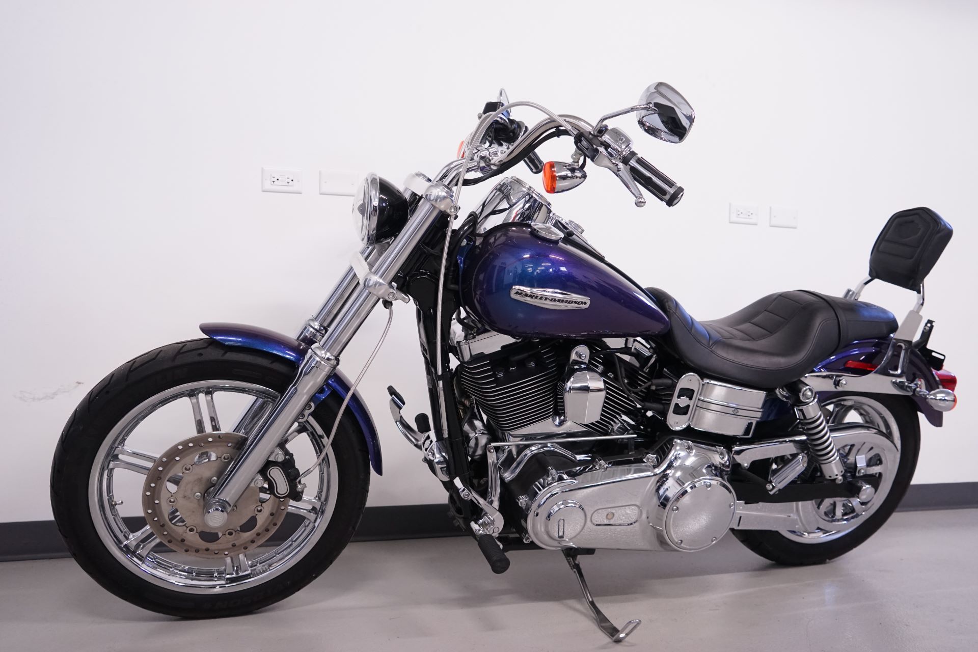 2010 Harley-Davidson Dyna® Super Glide® Custom in Roselle, Illinois - Photo 5