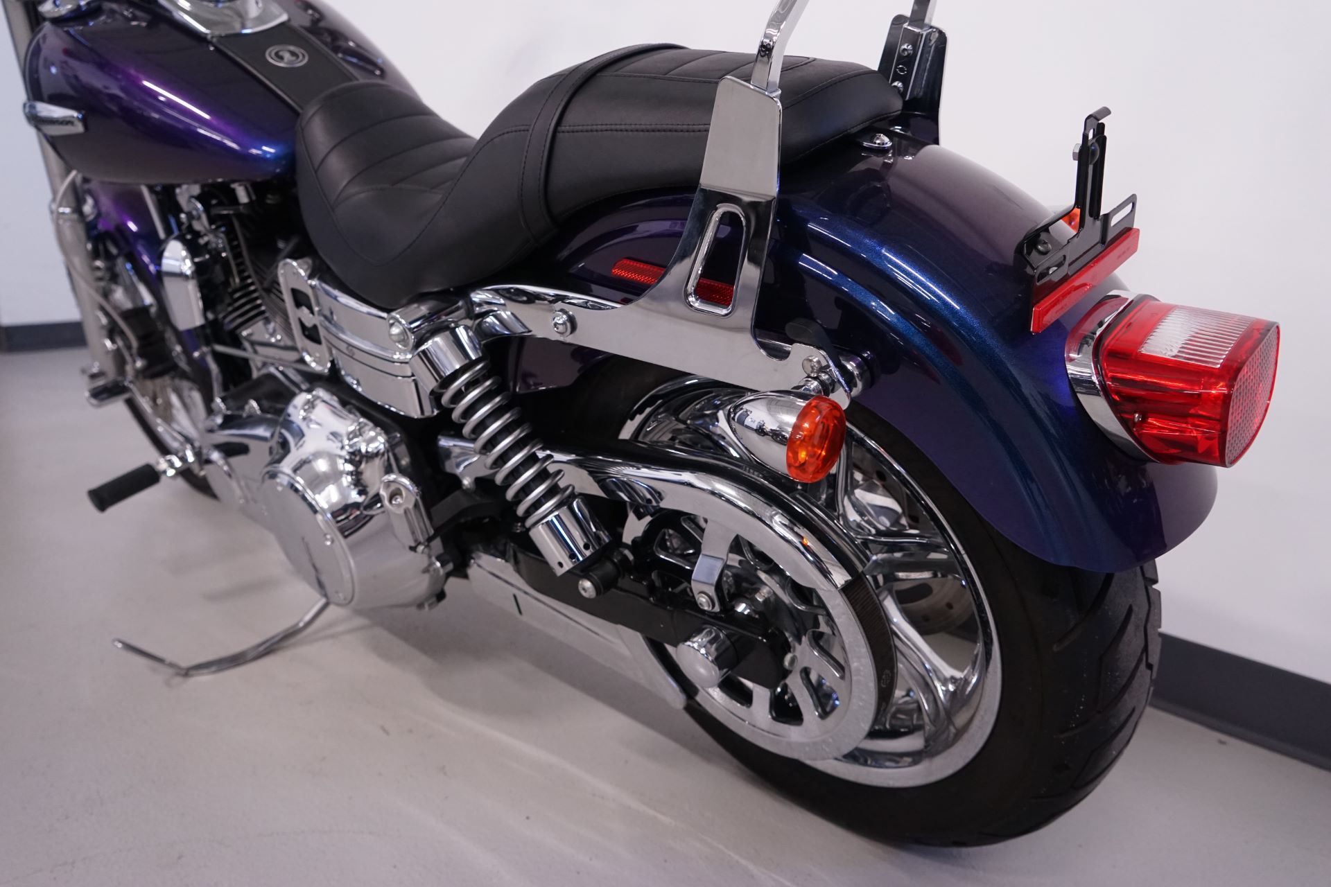 2010 Harley-Davidson Dyna® Super Glide® Custom in Roselle, Illinois - Photo 17