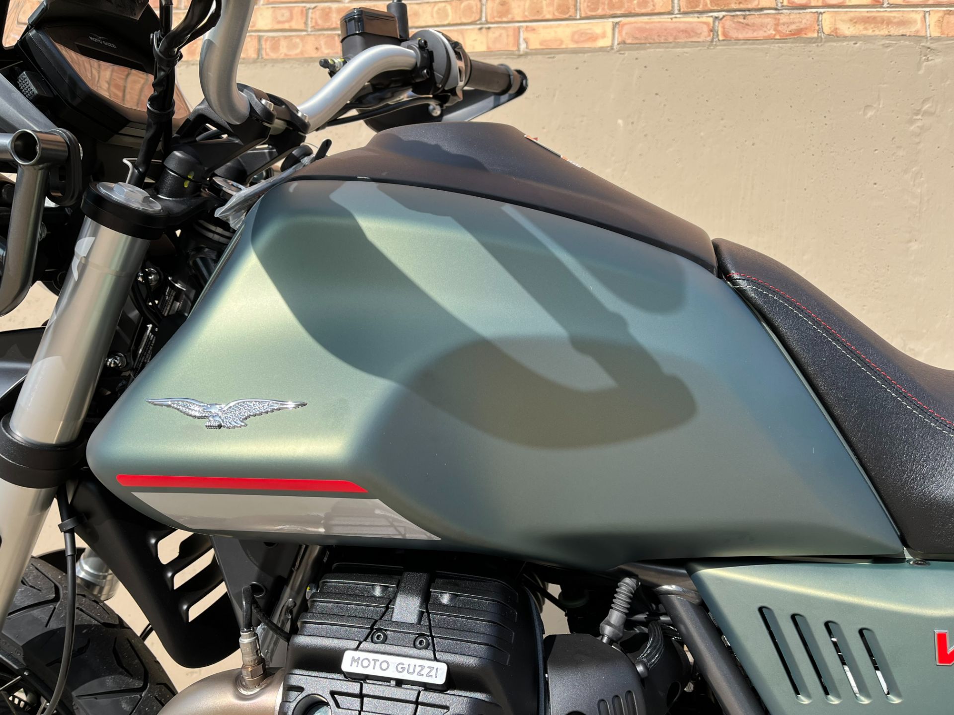 2022 Moto Guzzi V85 TT in Roselle, Illinois - Photo 7