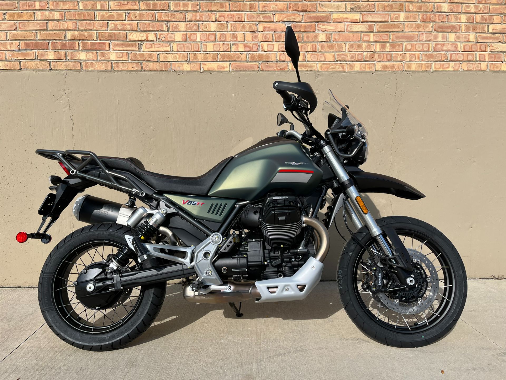 2022 Moto Guzzi V85 TT in Roselle, Illinois - Photo 1