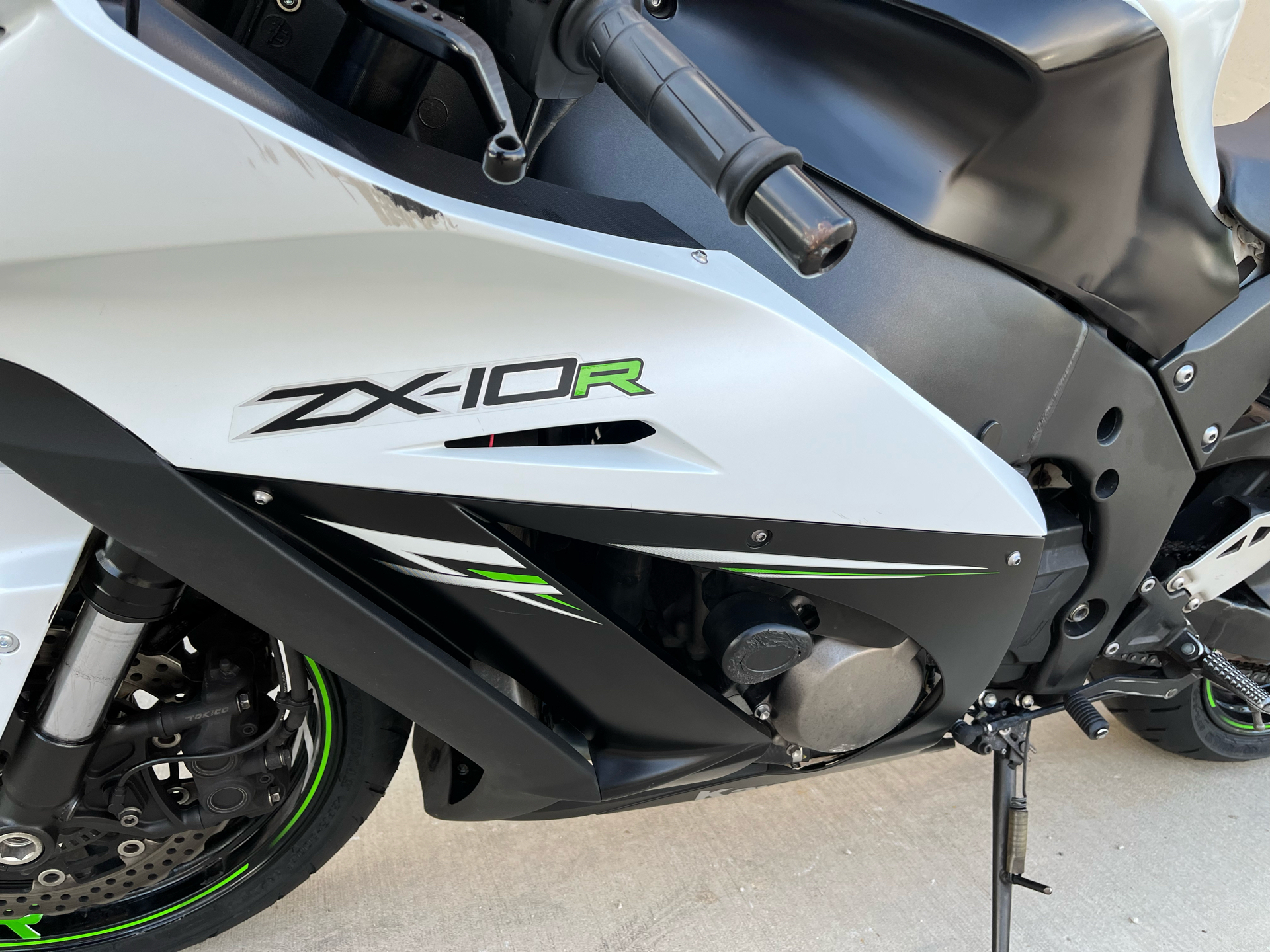 2014 Kawasaki Ninja® ZX™-10R ABS in Roselle, Illinois - Photo 11