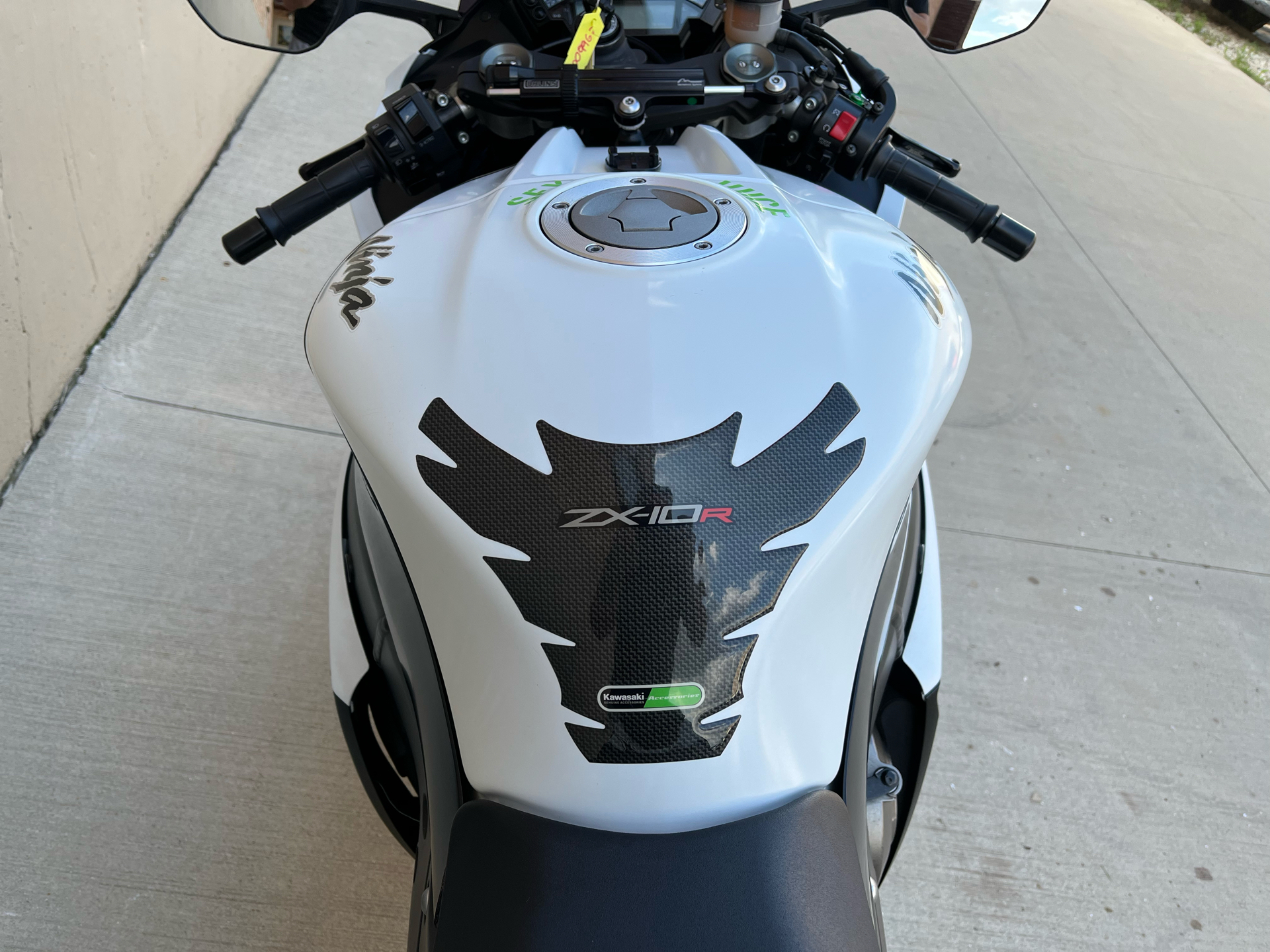 2014 Kawasaki Ninja® ZX™-10R ABS in Roselle, Illinois - Photo 5