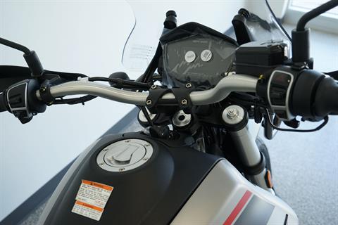 2022 Moto Guzzi V85 TT Travel E5 in Roselle, Illinois - Photo 13