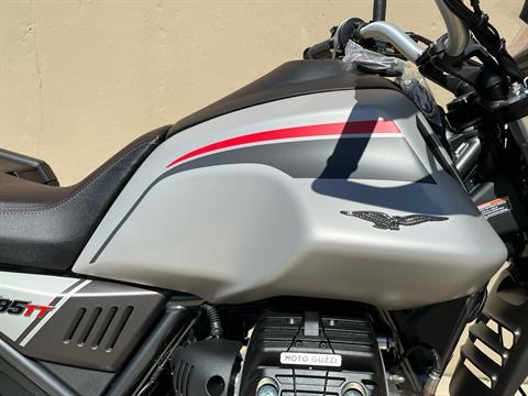 2022 Moto Guzzi V85 TT Travel in Roselle, Illinois - Photo 5