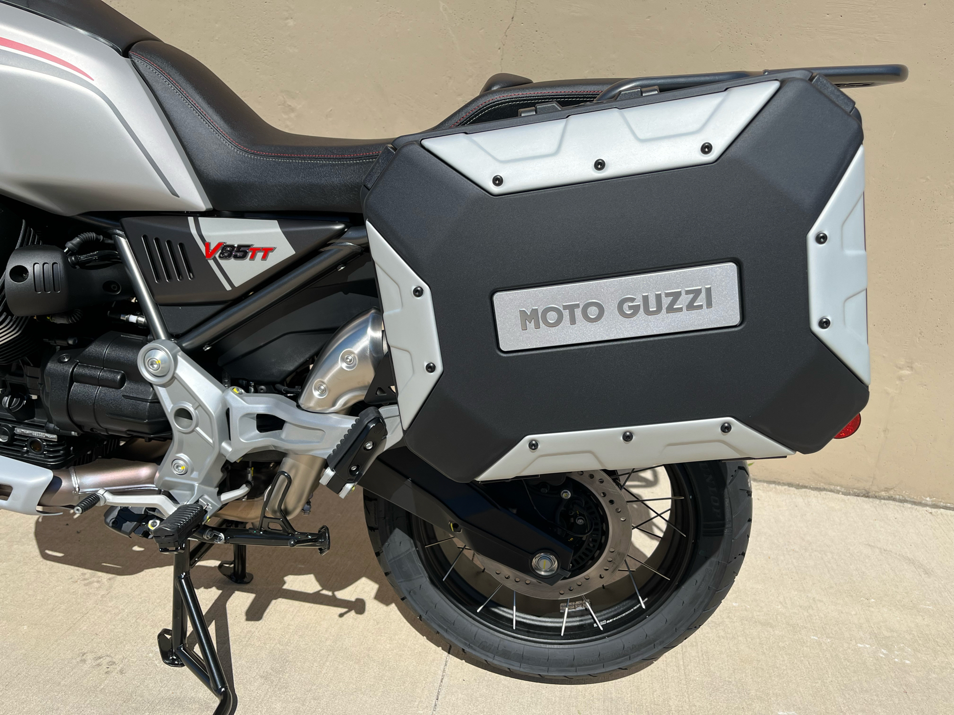 2022 Moto Guzzi V85 TT Travel E5 in Roselle, Illinois - Photo 24