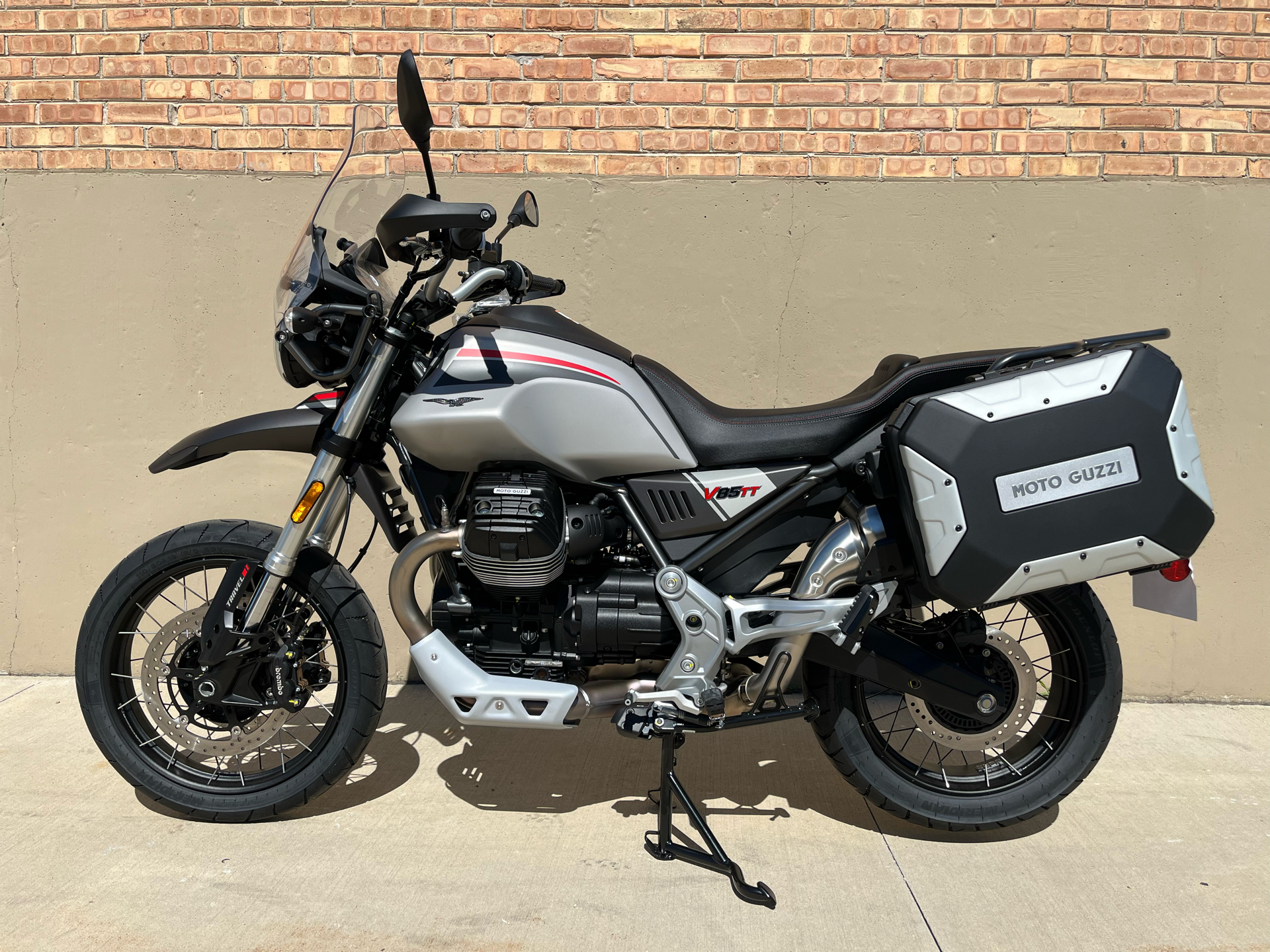 2022 Moto Guzzi V85 TT Travel E5 in Roselle, Illinois - Photo 22