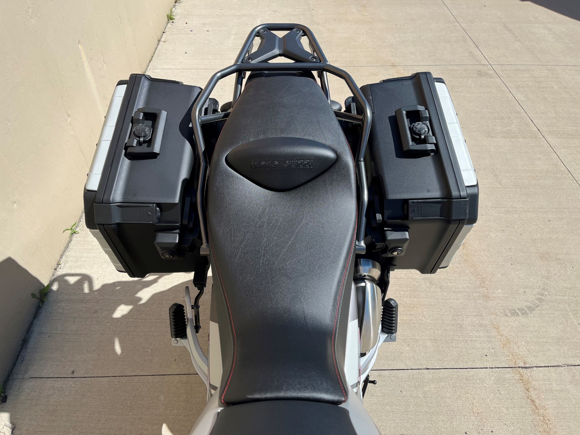 2022 Moto Guzzi V85 TT Travel in Roselle, Illinois - Photo 24