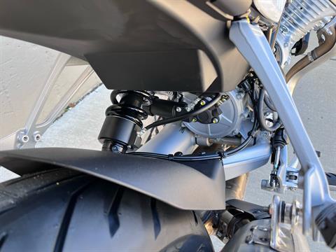 2023 Moto Guzzi V100 Mandello in Roselle, Illinois - Photo 9