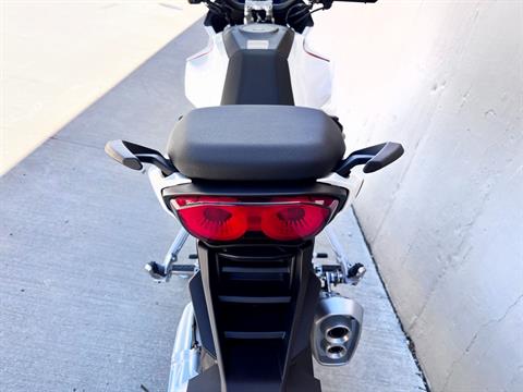 2023 Moto Guzzi V100 Mandello in Roselle, Illinois - Photo 20