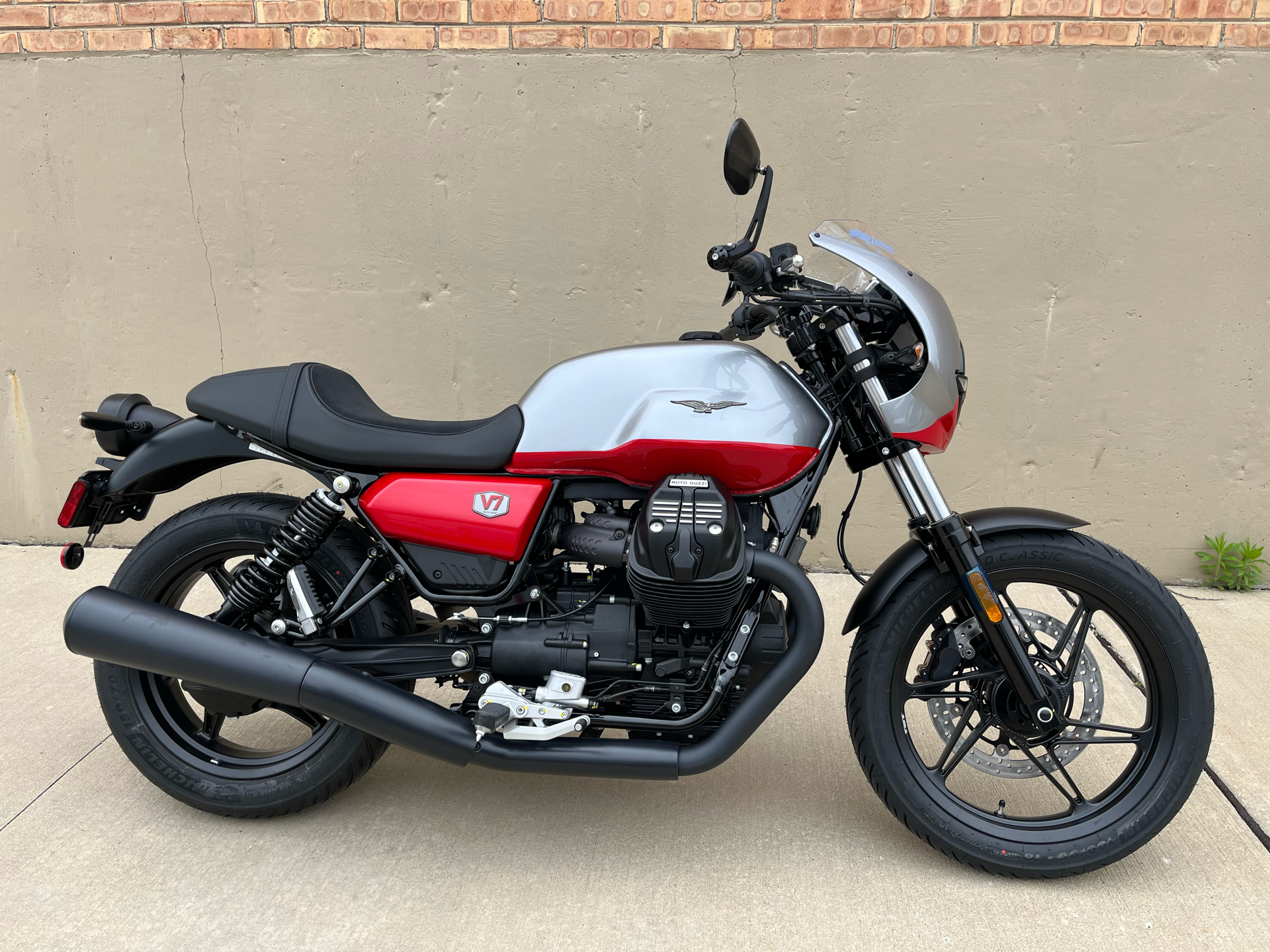 2024 Moto Guzzi V7 Stone Corsa in Roselle, Illinois - Photo 1