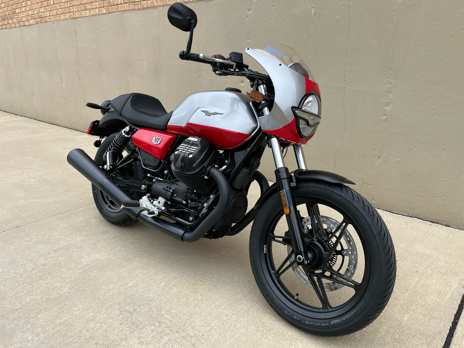 2024 Moto Guzzi V7 Stone Corsa in Roselle, Illinois - Photo 2