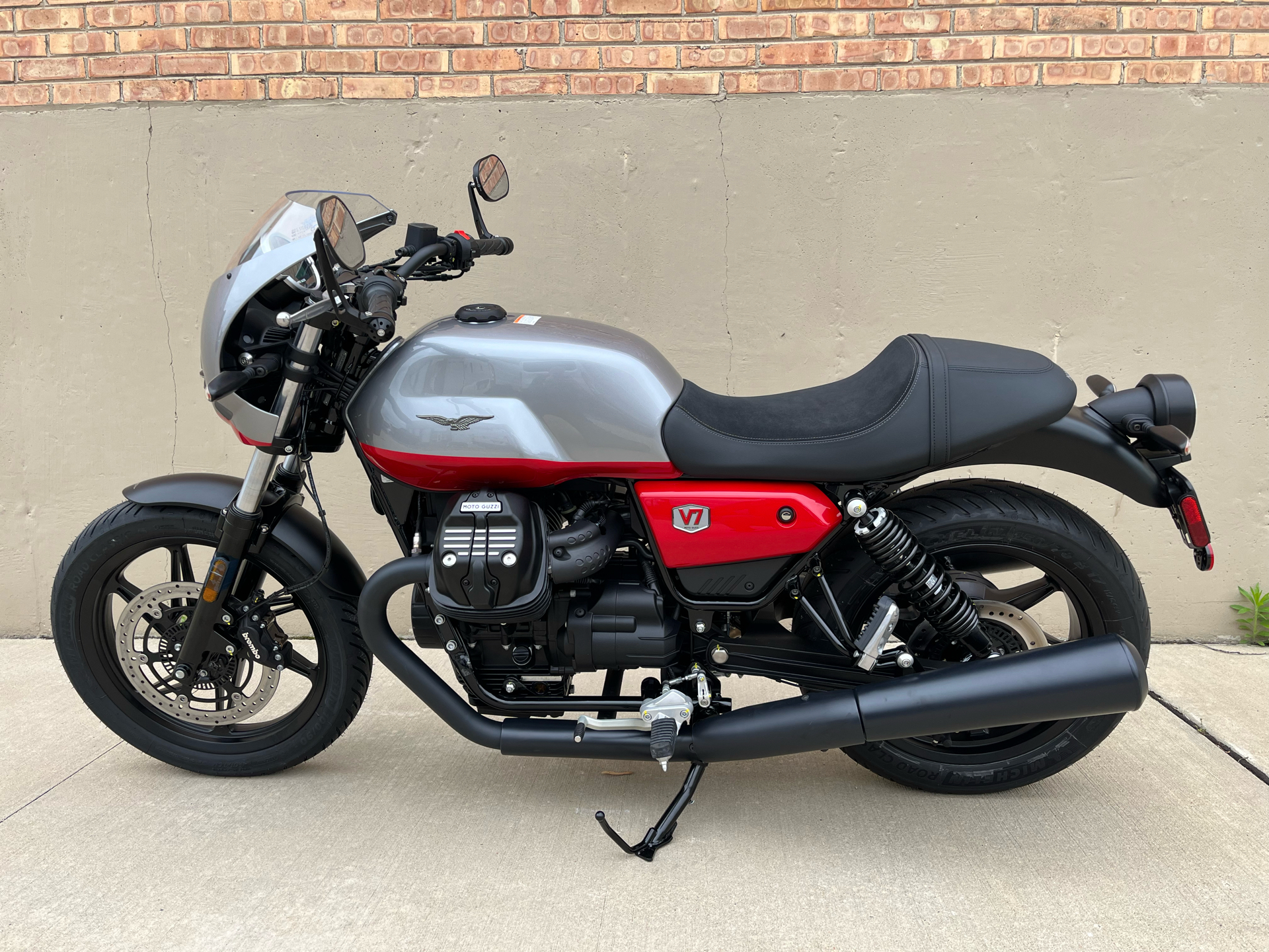 2024 Moto Guzzi V7 Stone Corsa in Roselle, Illinois - Photo 16