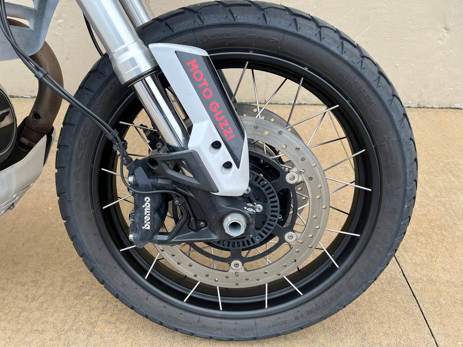 2022 Moto Guzzi V85 TT Adventure in Roselle, Illinois - Photo 4