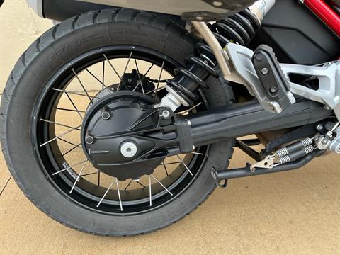 2022 Moto Guzzi V85 TT Adventure in Roselle, Illinois - Photo 10