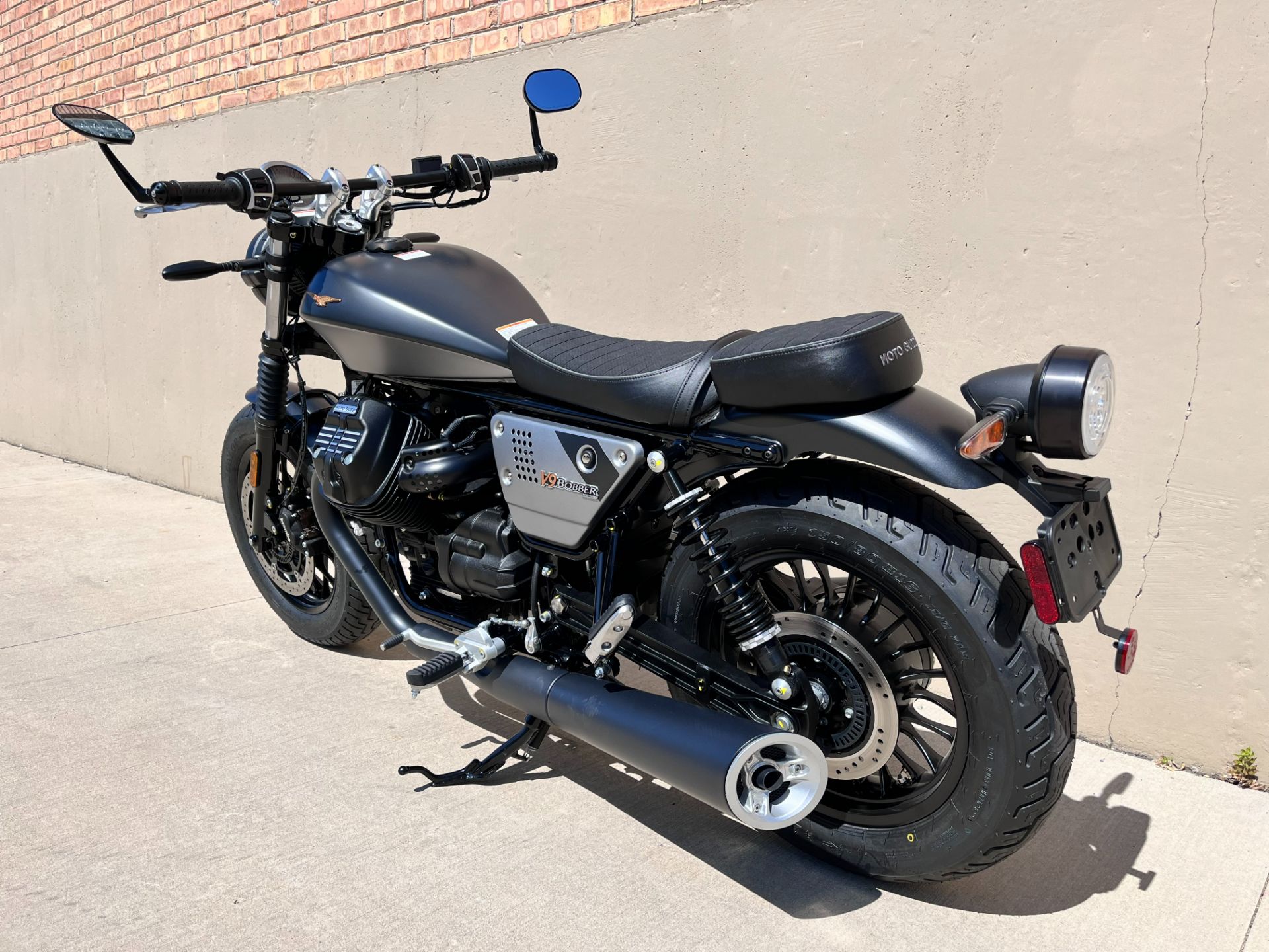 2023 Moto Guzzi V9 Bobber Special Edition in Roselle, Illinois - Photo 4