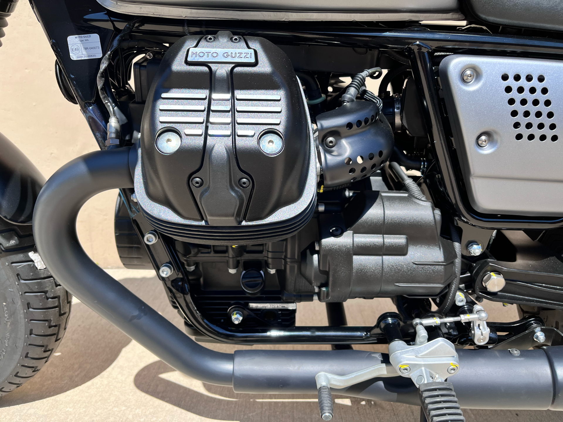 2023 Moto Guzzi V9 Bobber Special Edition in Roselle, Illinois - Photo 15