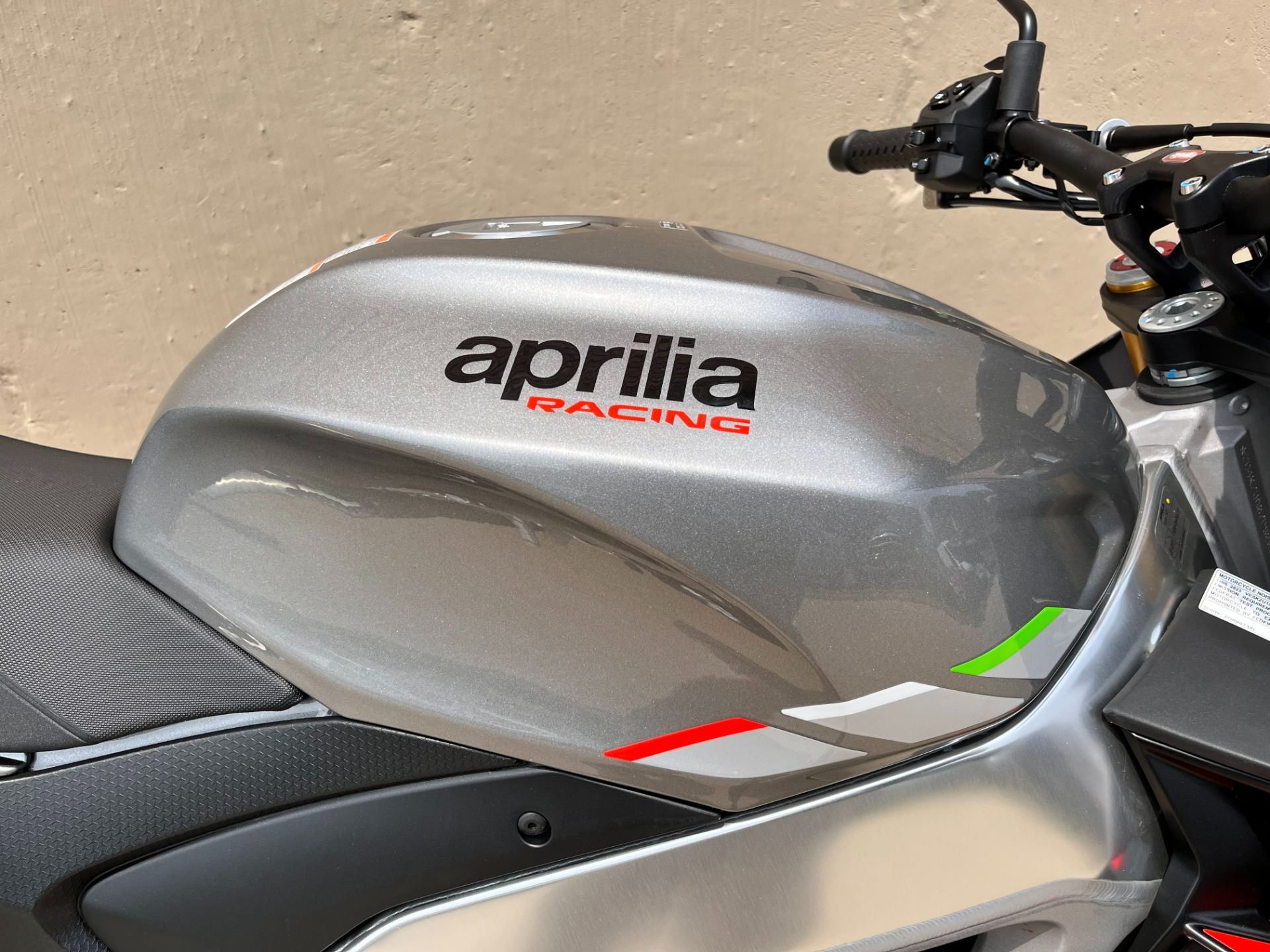 2024 Aprilia Tuono V4 1100 in Roselle, Illinois - Photo 7