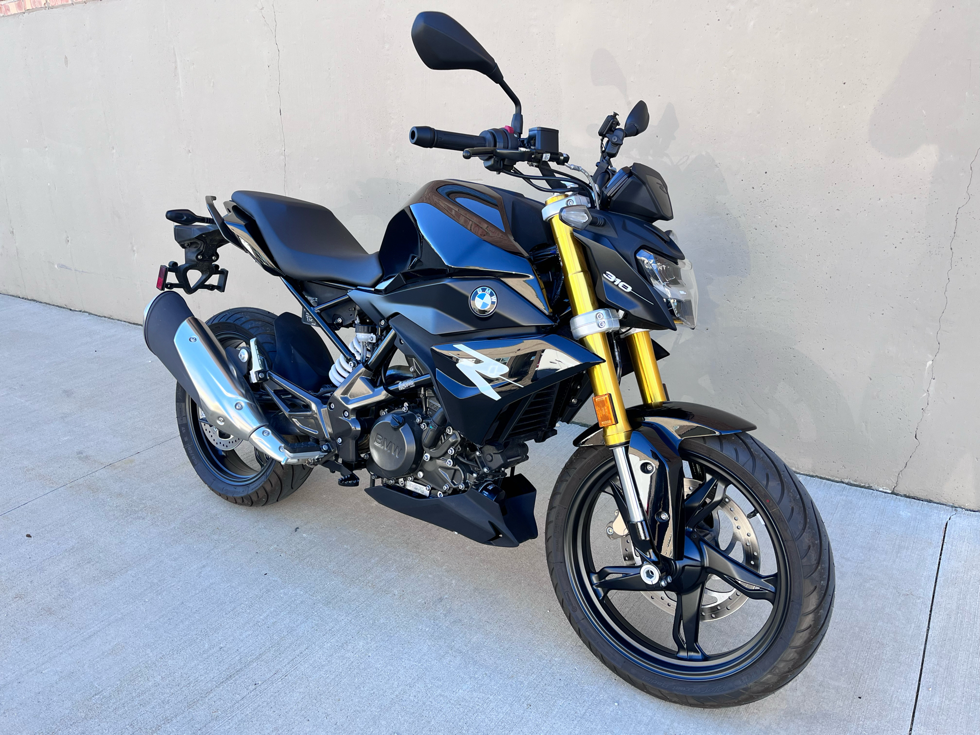 2022 BMW G 310 R in Roselle, Illinois - Photo 2
