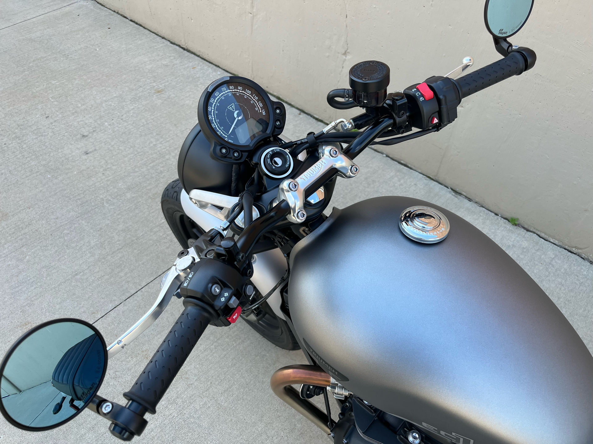 2022 Triumph Street Twin EC1 Special Edition in Roselle, Illinois - Photo 14