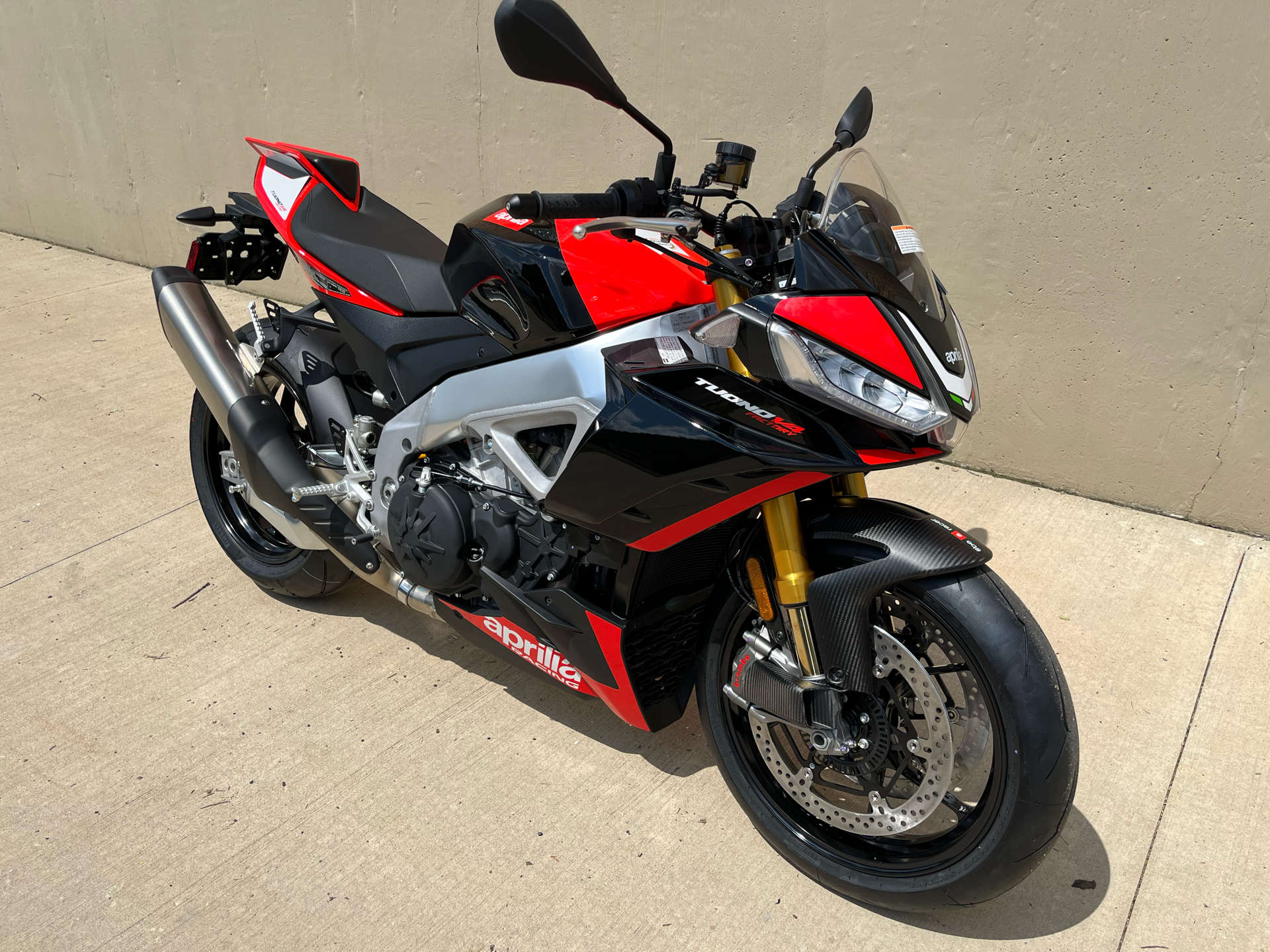 2024 Aprilia Tuono V4 Factory 1100 in Roselle, Illinois - Photo 3