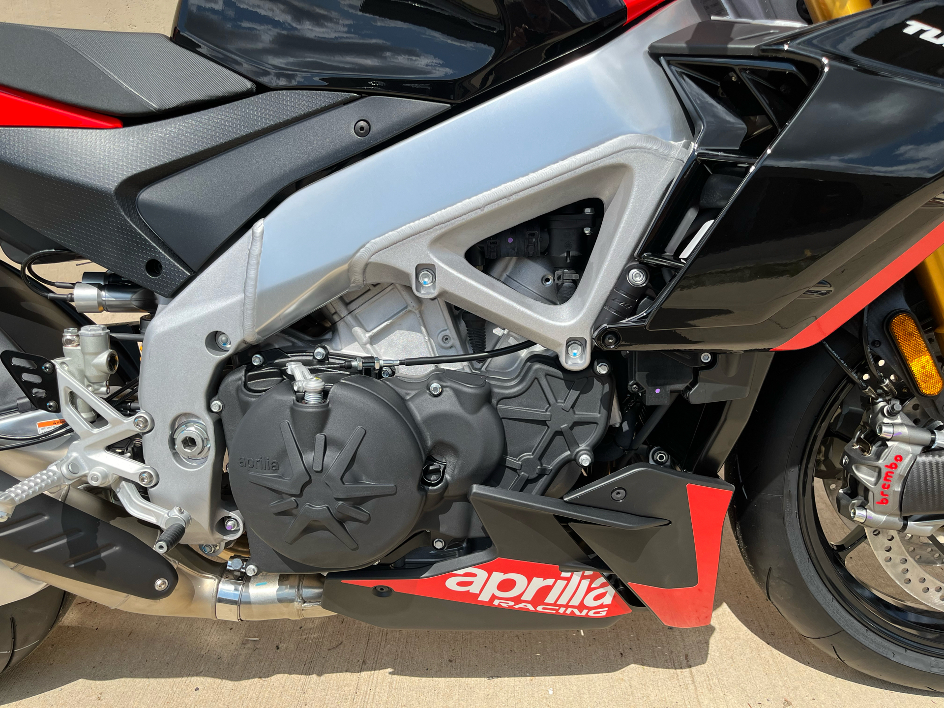 2024 Aprilia Tuono V4 Factory 1100 in Roselle, Illinois - Photo 8