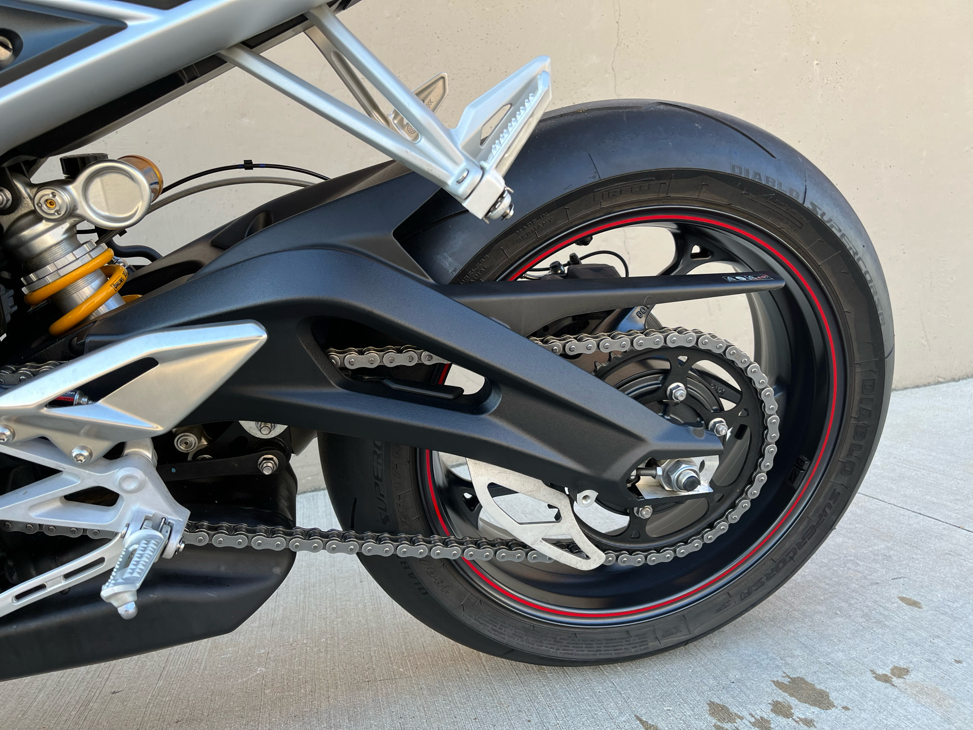 2019 Triumph Street Triple RS in Roselle, Illinois - Photo 13