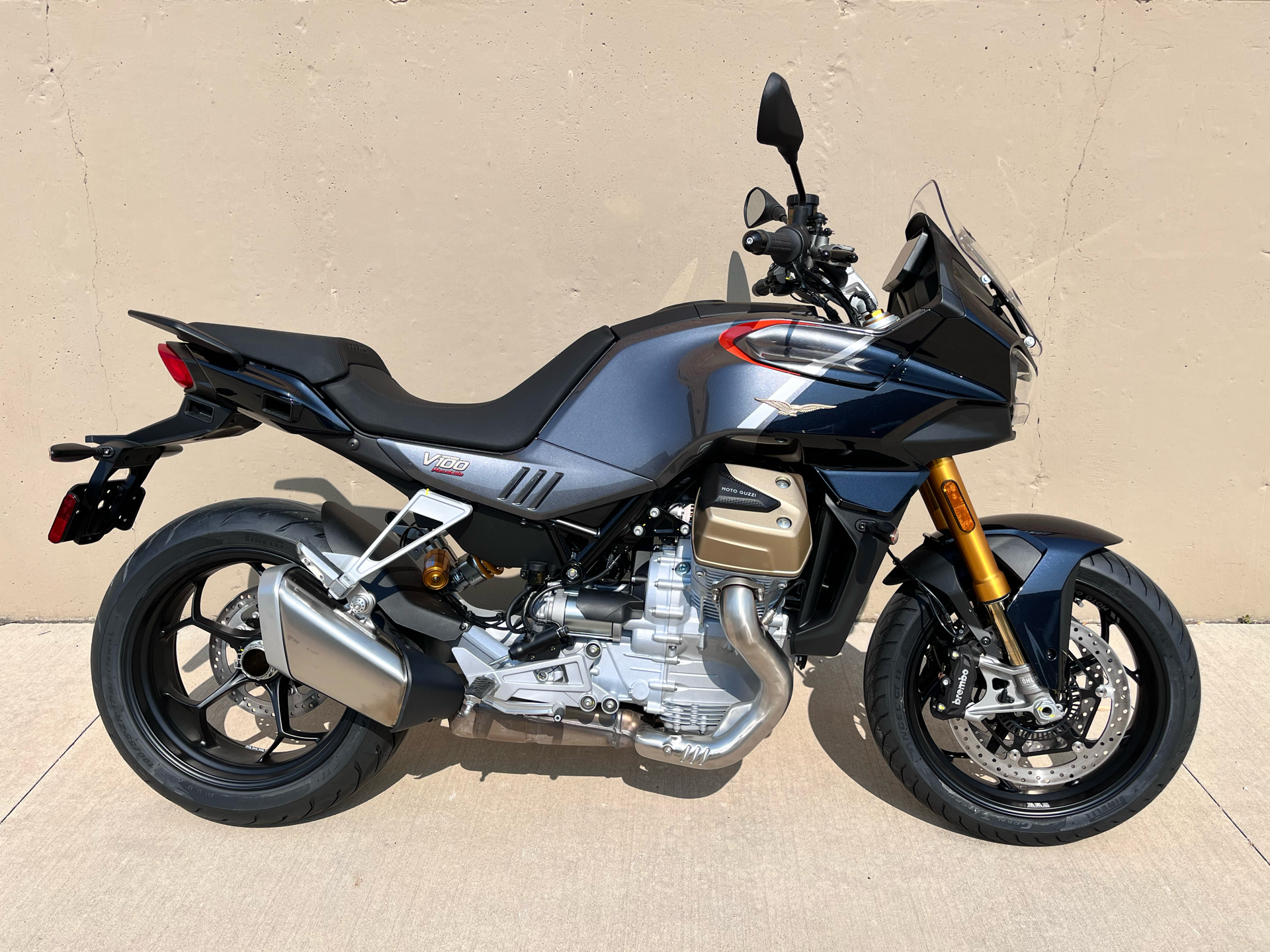 2023 Moto Guzzi V100 Mandello S in Roselle, Illinois - Photo 1
