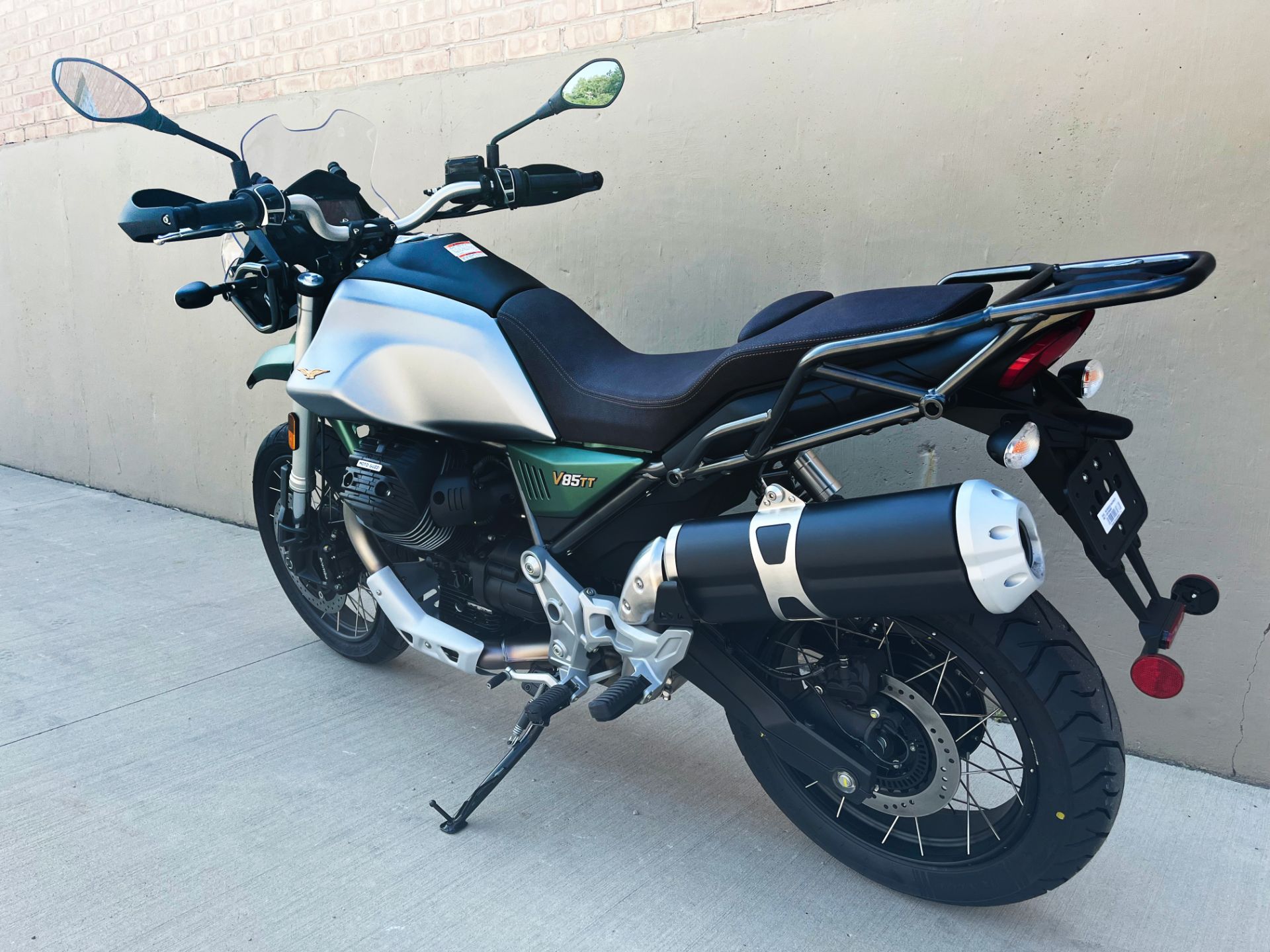 2022 Moto Guzzi V85 TT Centenario in Roselle, Illinois - Photo 6