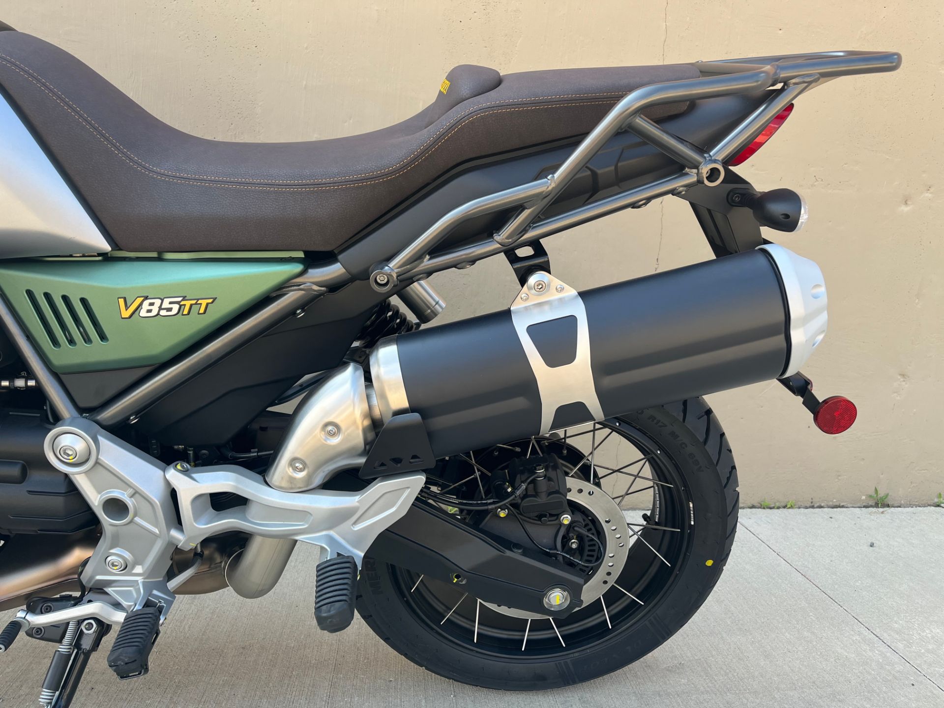 2022 Moto Guzzi V85 TT Centenario in Roselle, Illinois - Photo 9