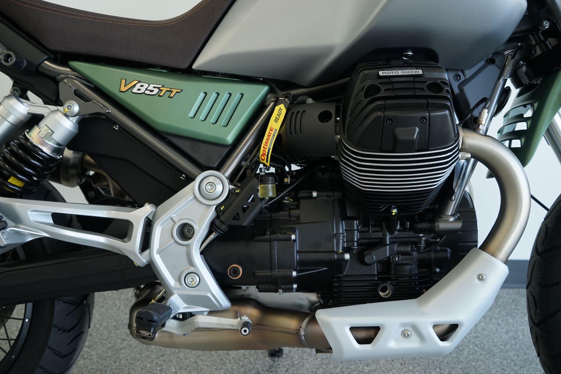 2022 Moto Guzzi V85 TT Centenario E5 in Roselle, Illinois - Photo 13