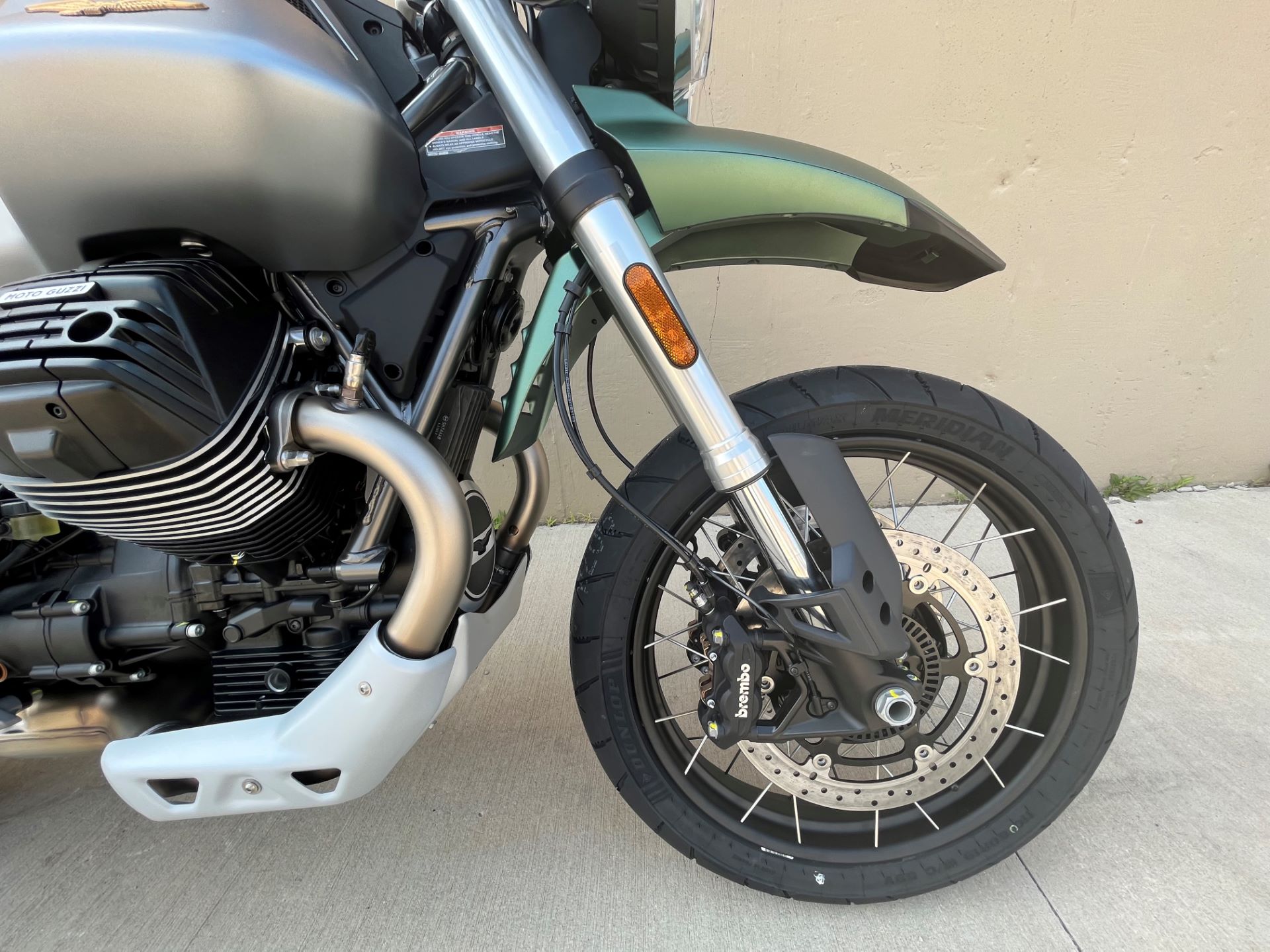 2022 Moto Guzzi V85 TT Centenario in Roselle, Illinois - Photo 7